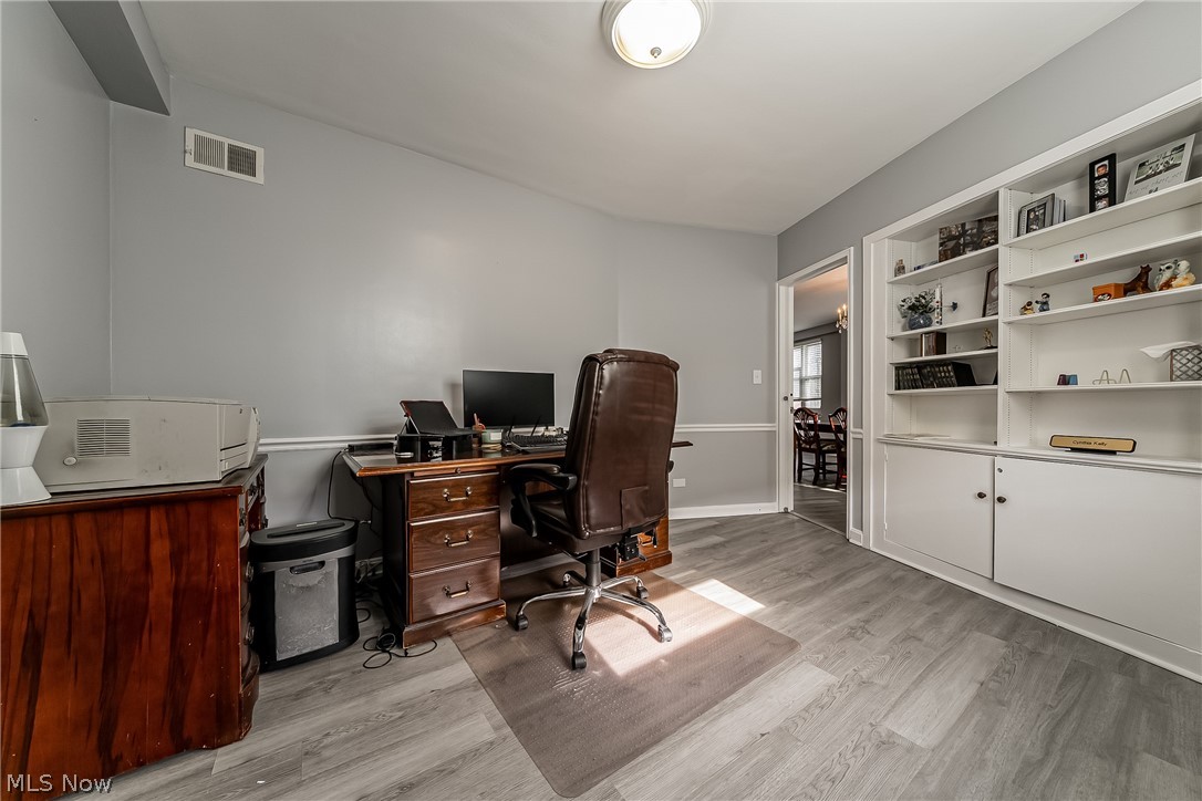 13800 Fairhill Road 306
