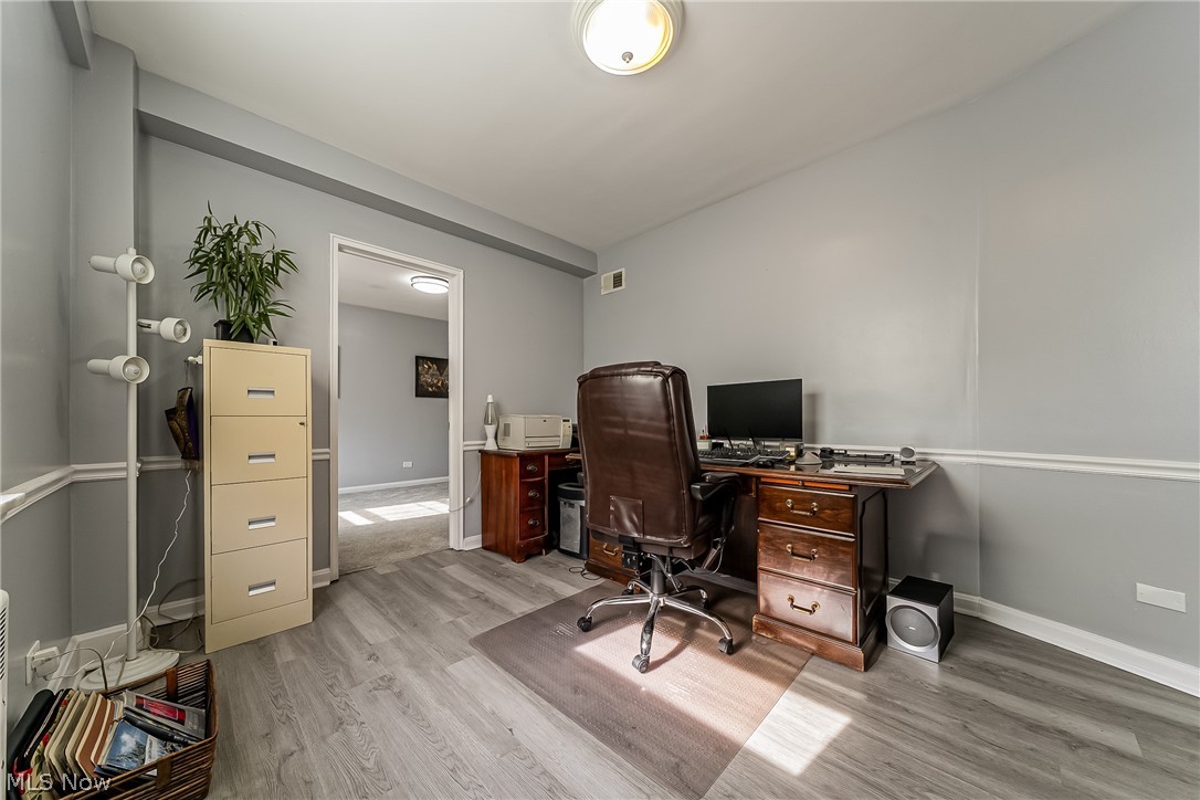 13800 Fairhill Road 306