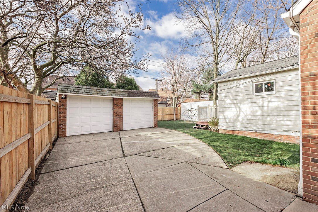 3874 Grenville Road