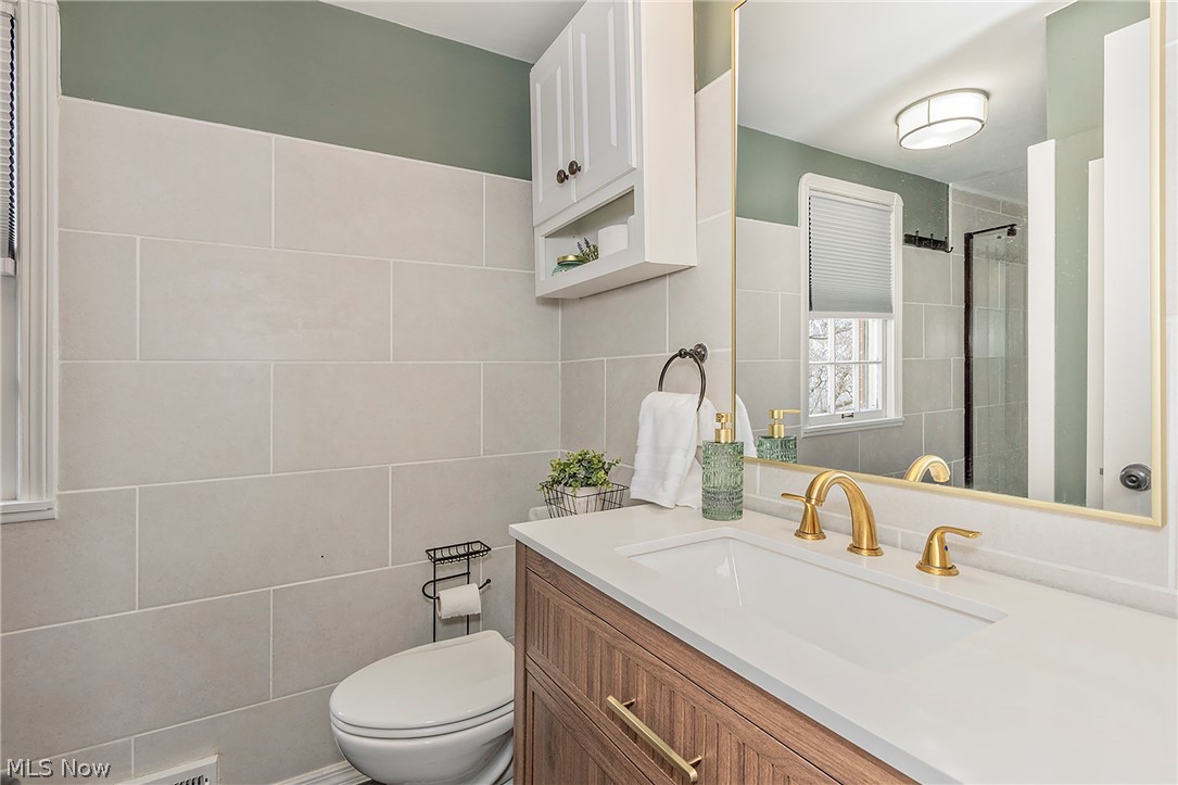3874 Grenville Road