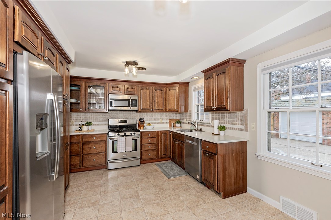 3874 Grenville Road