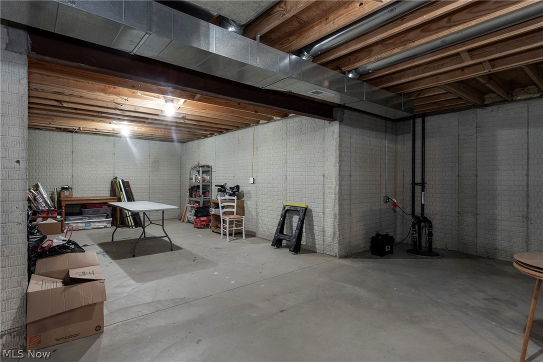 37049 Chaddwyck Lane