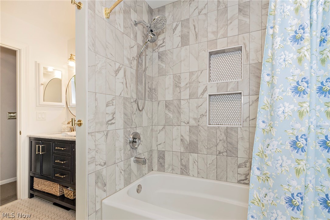 8290 Pine Creek Court