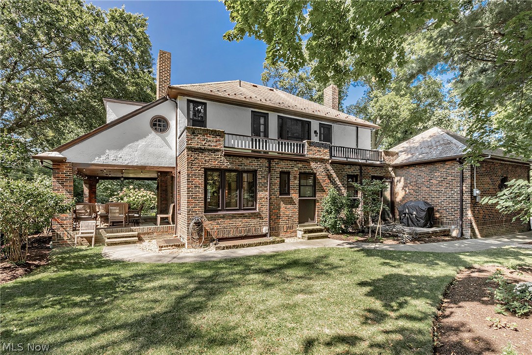 1351 Oakridge Drive