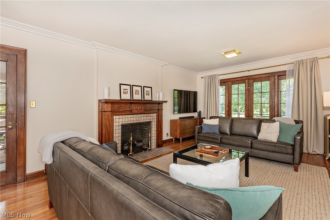 1351 Oakridge Drive