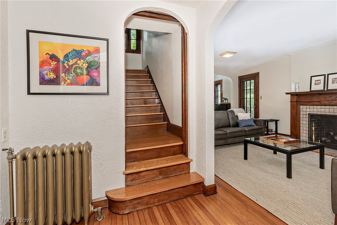 1351 Oakridge Drive