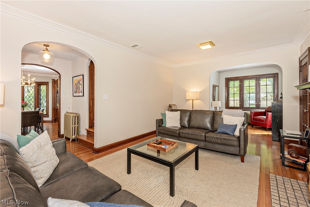 1351 Oakridge Drive
