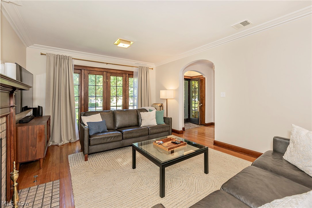 1351 Oakridge Drive