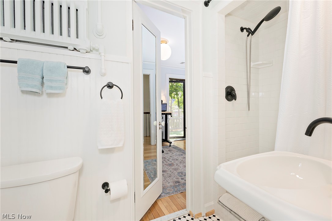 1351 Oakridge Drive