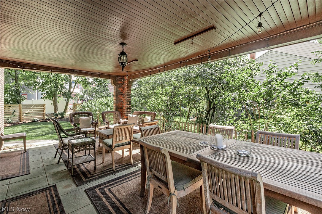 1351 Oakridge Drive