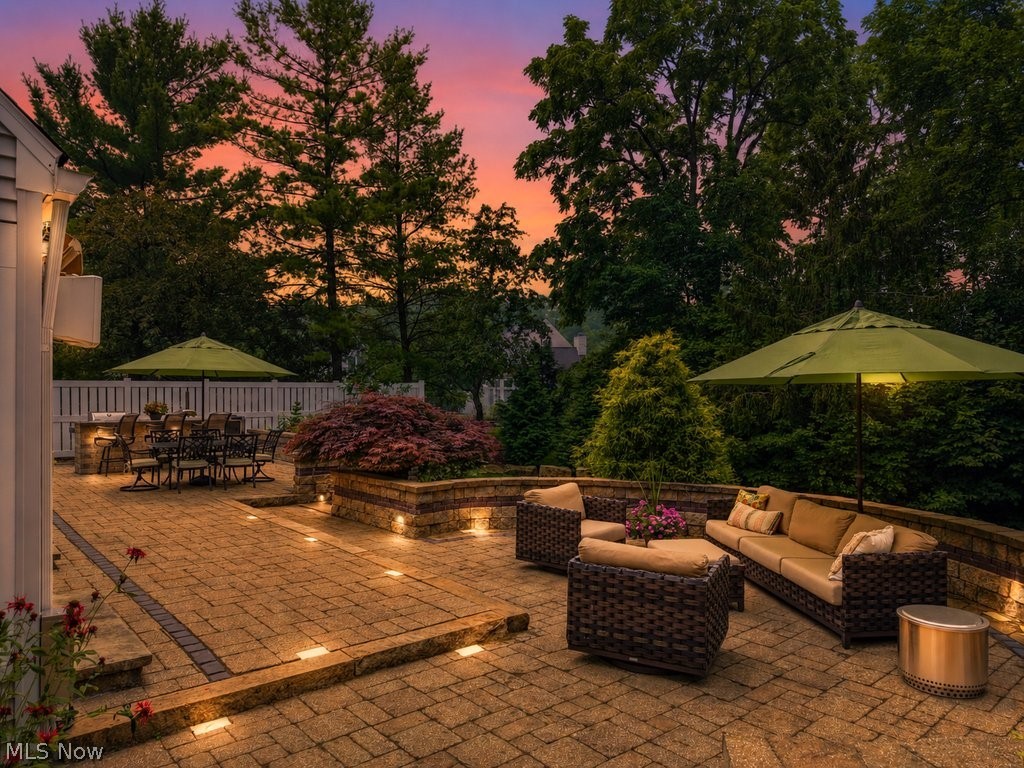 975 Meadowlark Circle