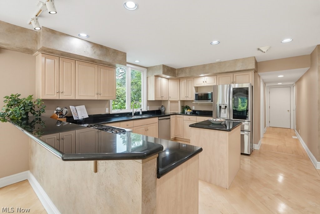 975 Meadowlark Circle