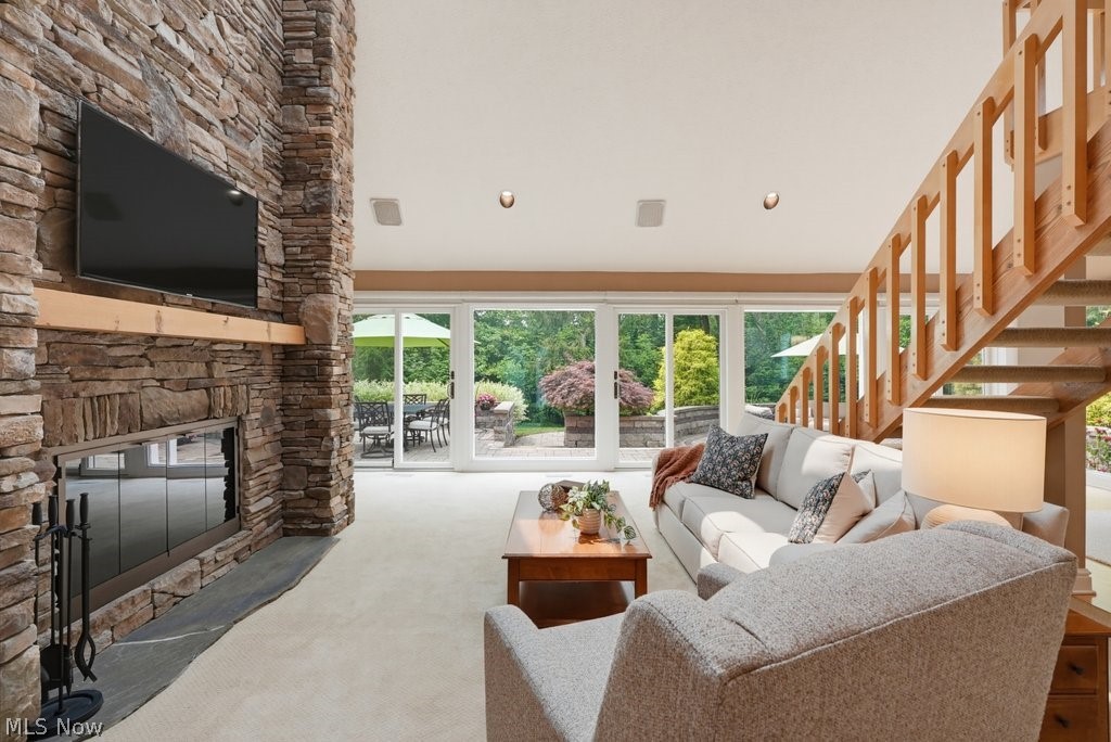 975 Meadowlark Circle