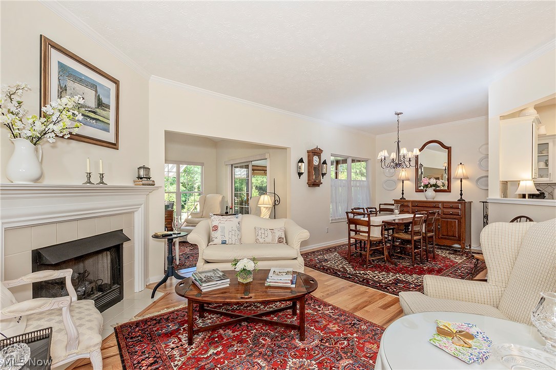 383 Woodside Drive