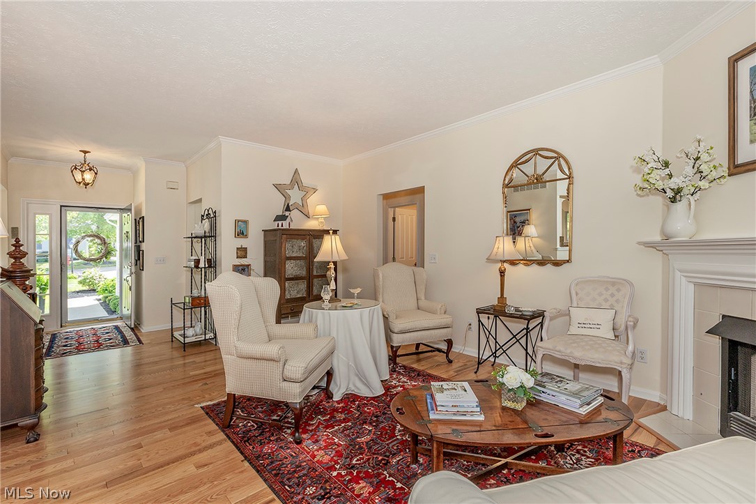 383 Woodside Drive