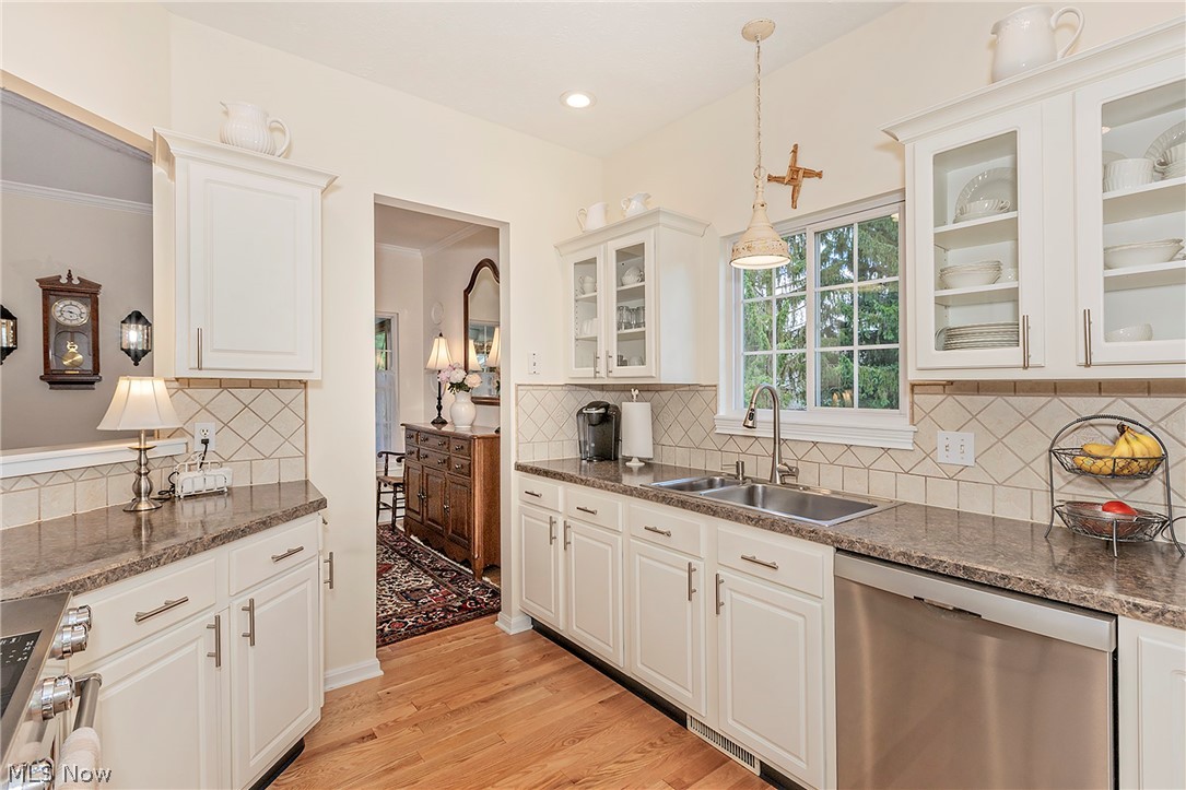 383 Woodside Drive