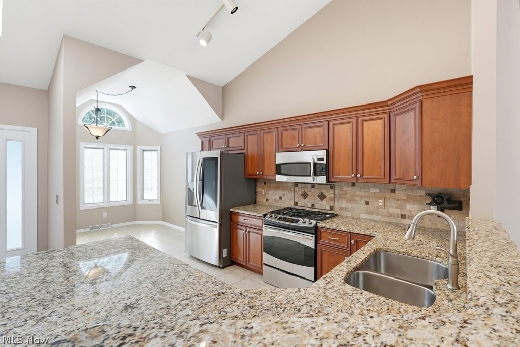 2549 River Downs