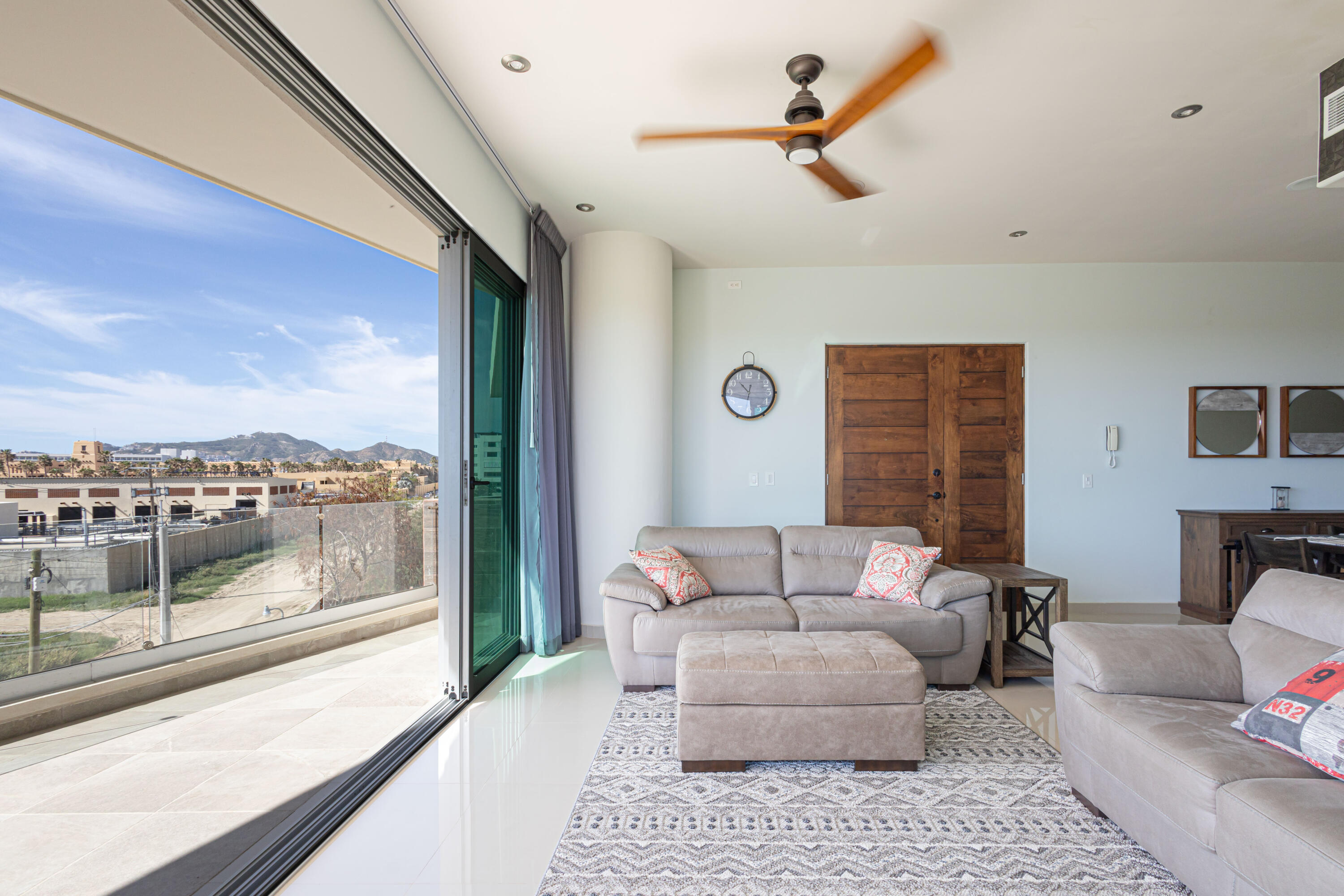 Camino Real Unit: 202