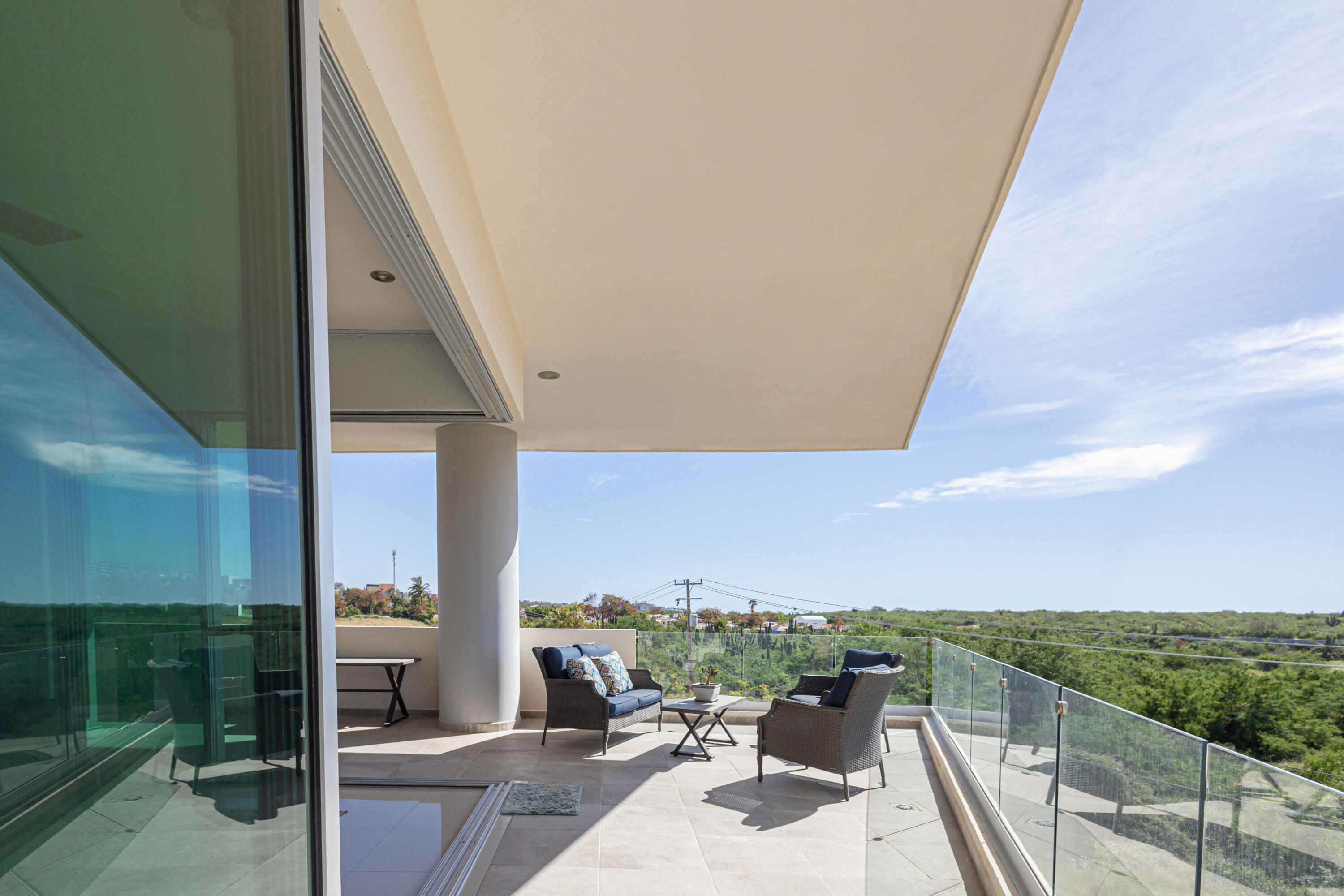 Camino Real Unit: 202