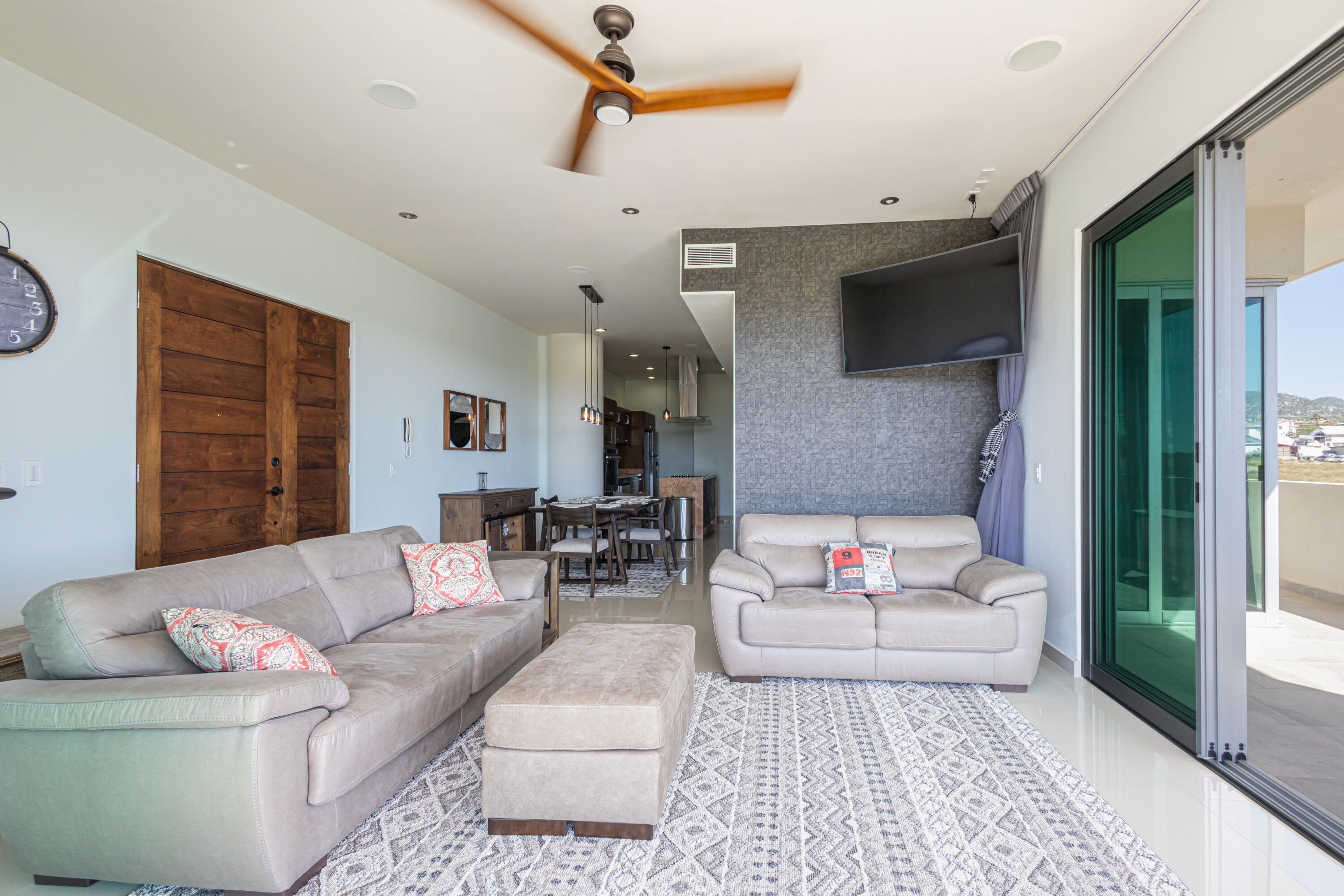 Camino Real Unit: 202