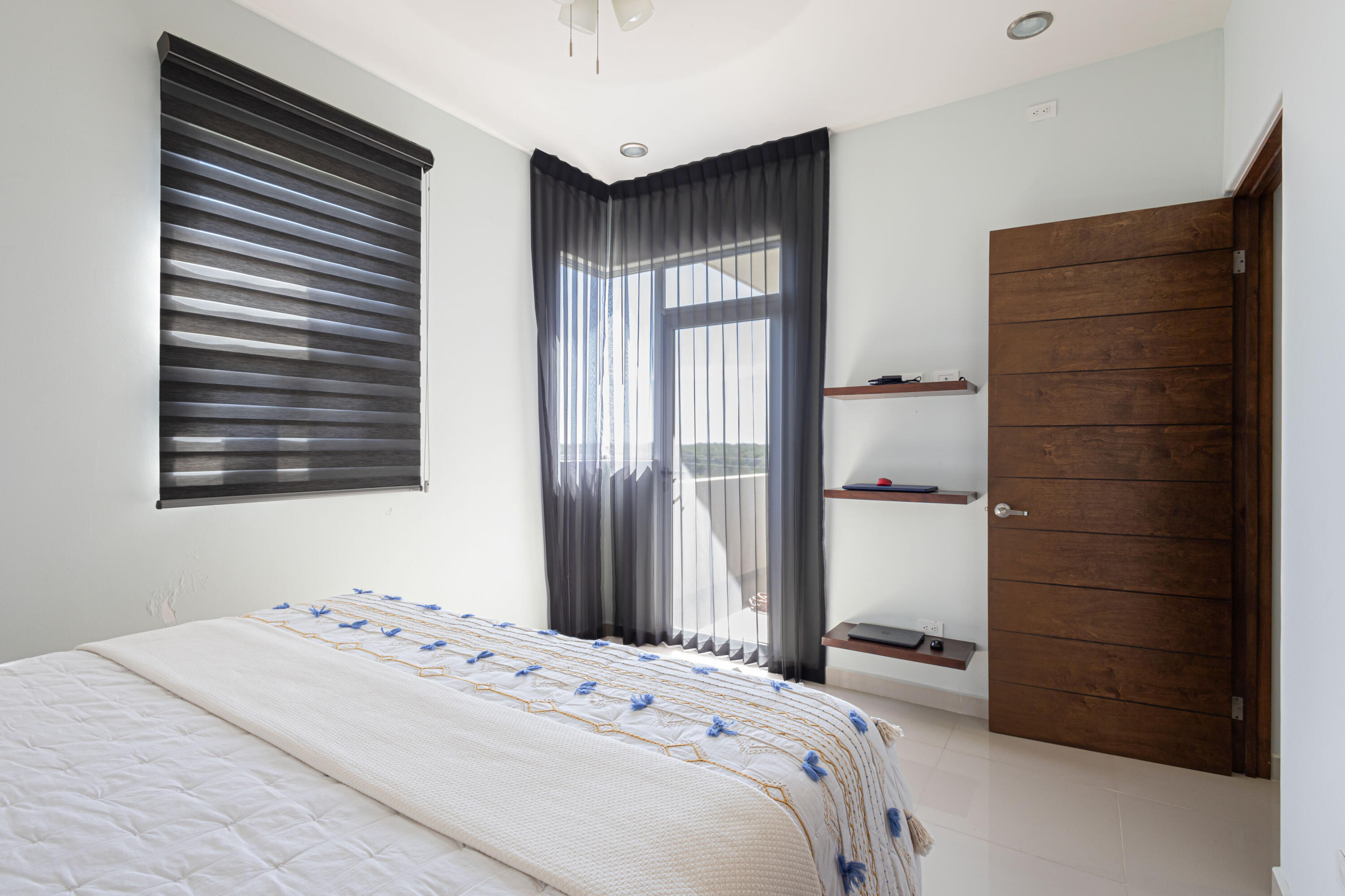 Camino Real Unit: 202