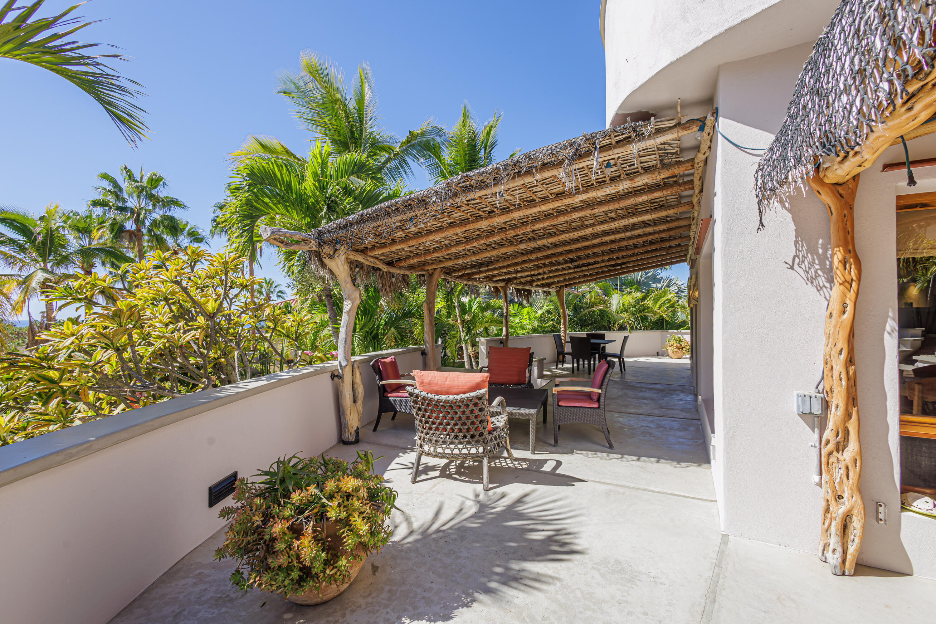 227 Camino del Cielo, Villa Iguana
