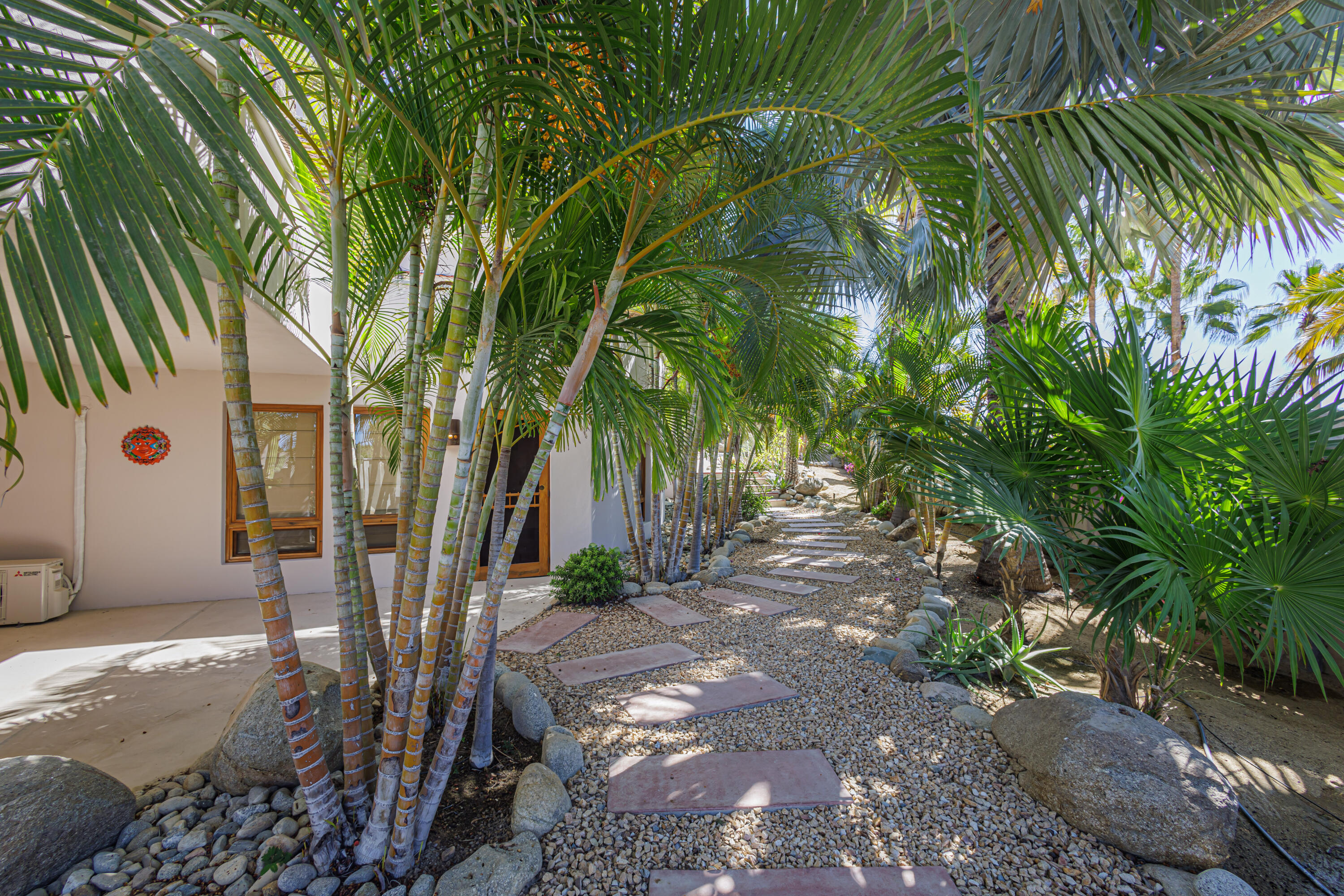 227 Camino del Cielo, Villa Iguana