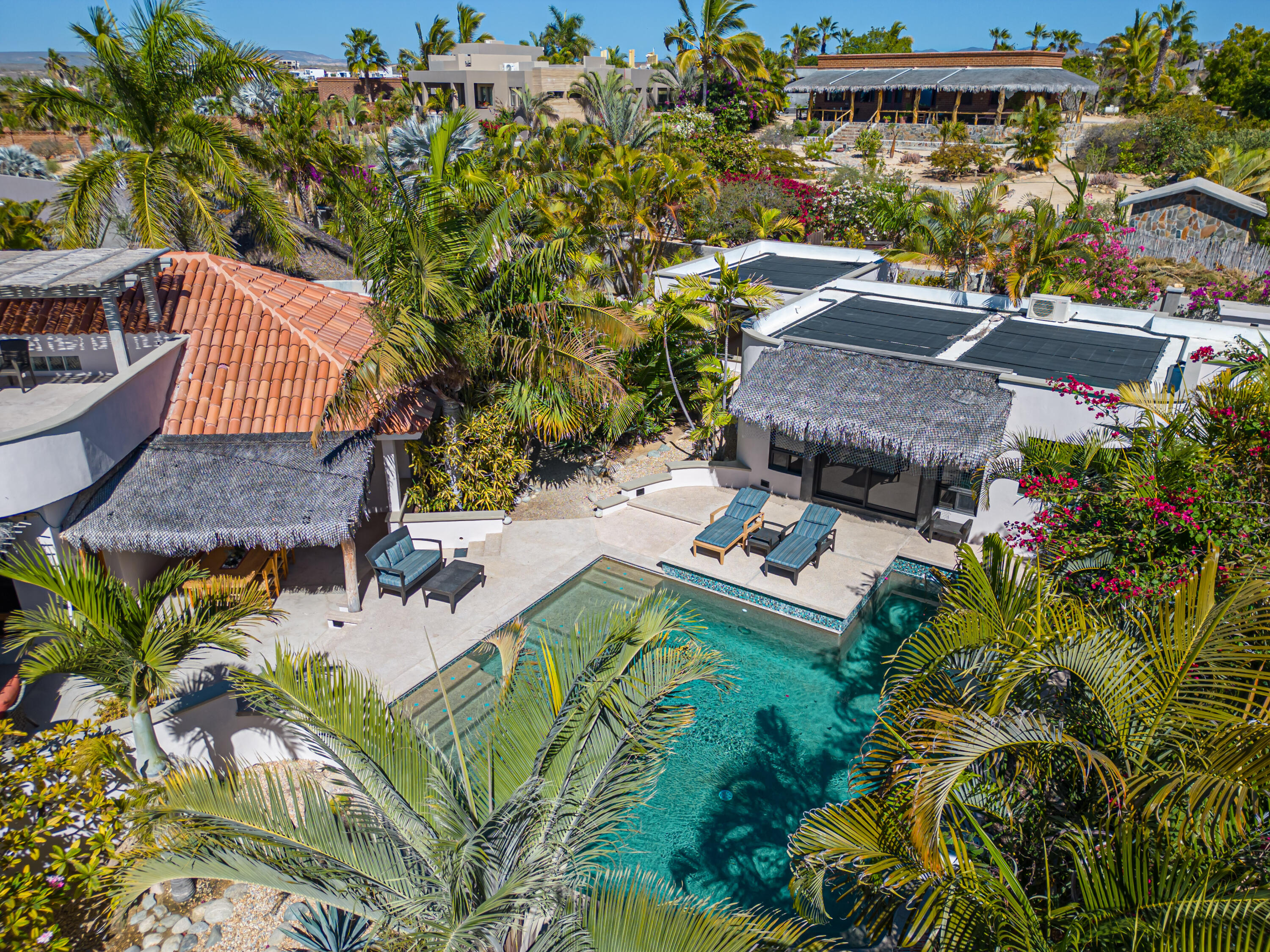 227 Camino del Cielo, Villa Iguana