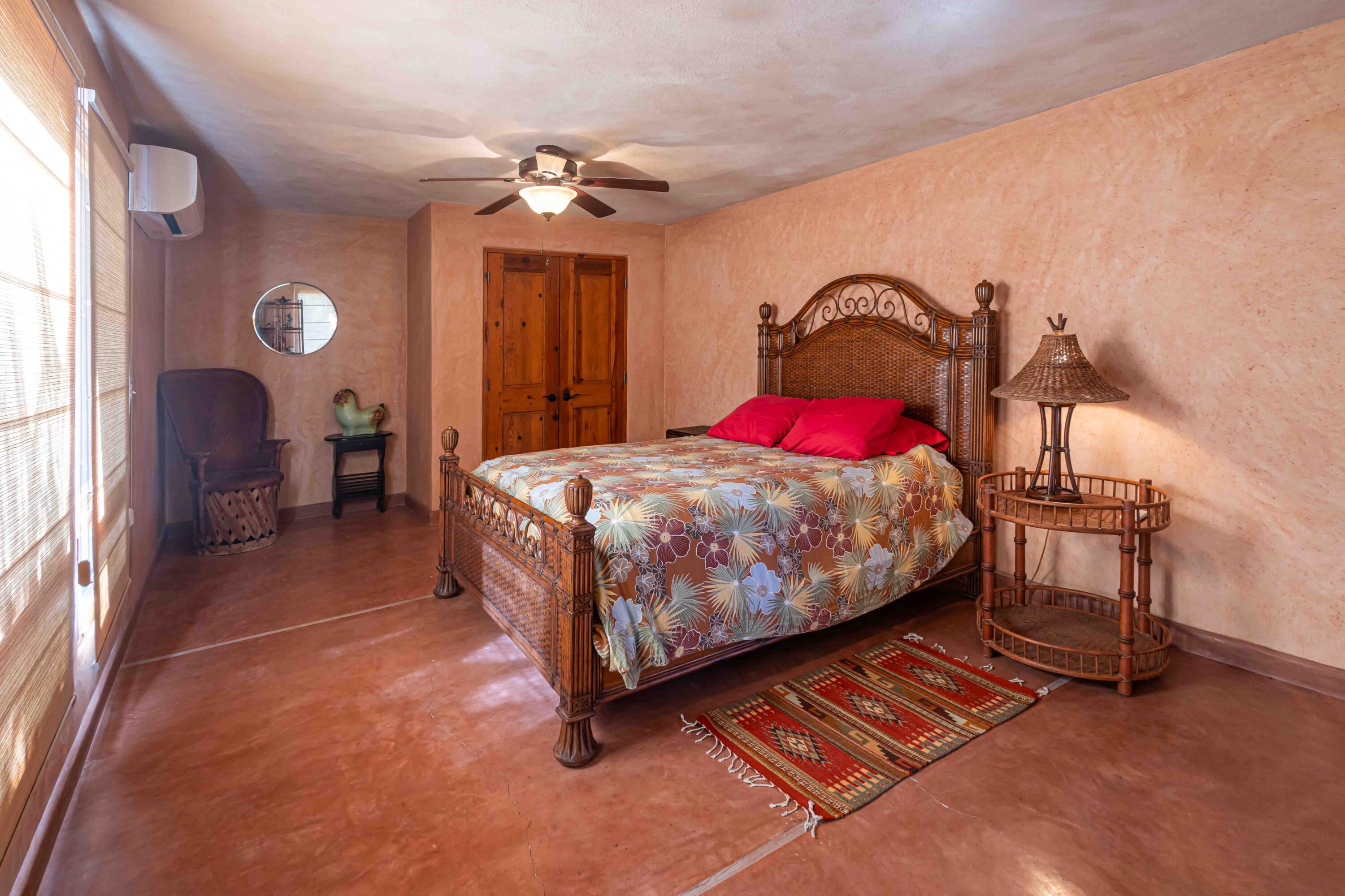 227 Camino del Cielo, Villa Iguana