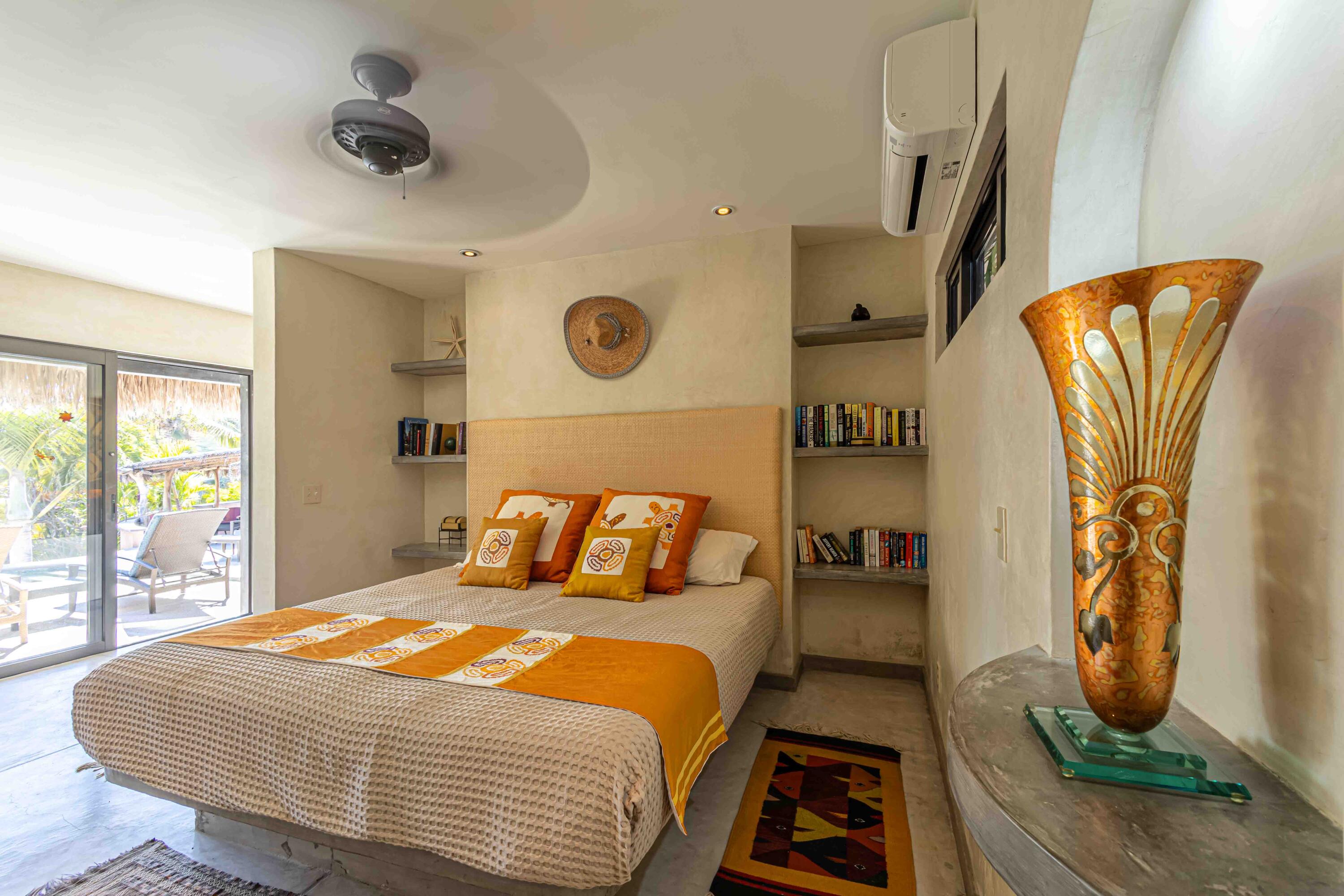 227 Camino del Cielo, Villa Iguana