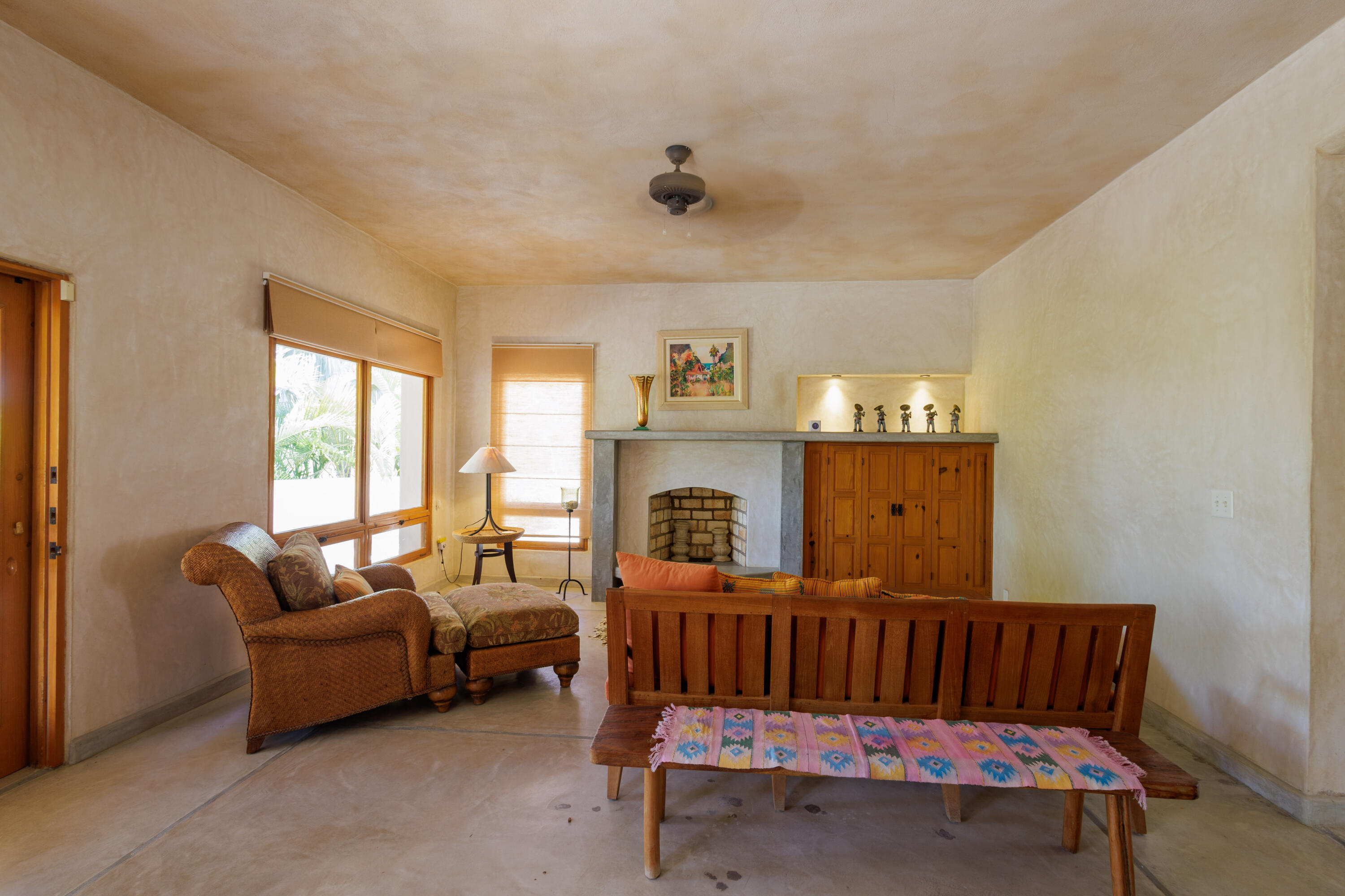 227 Camino del Cielo, Villa Iguana
