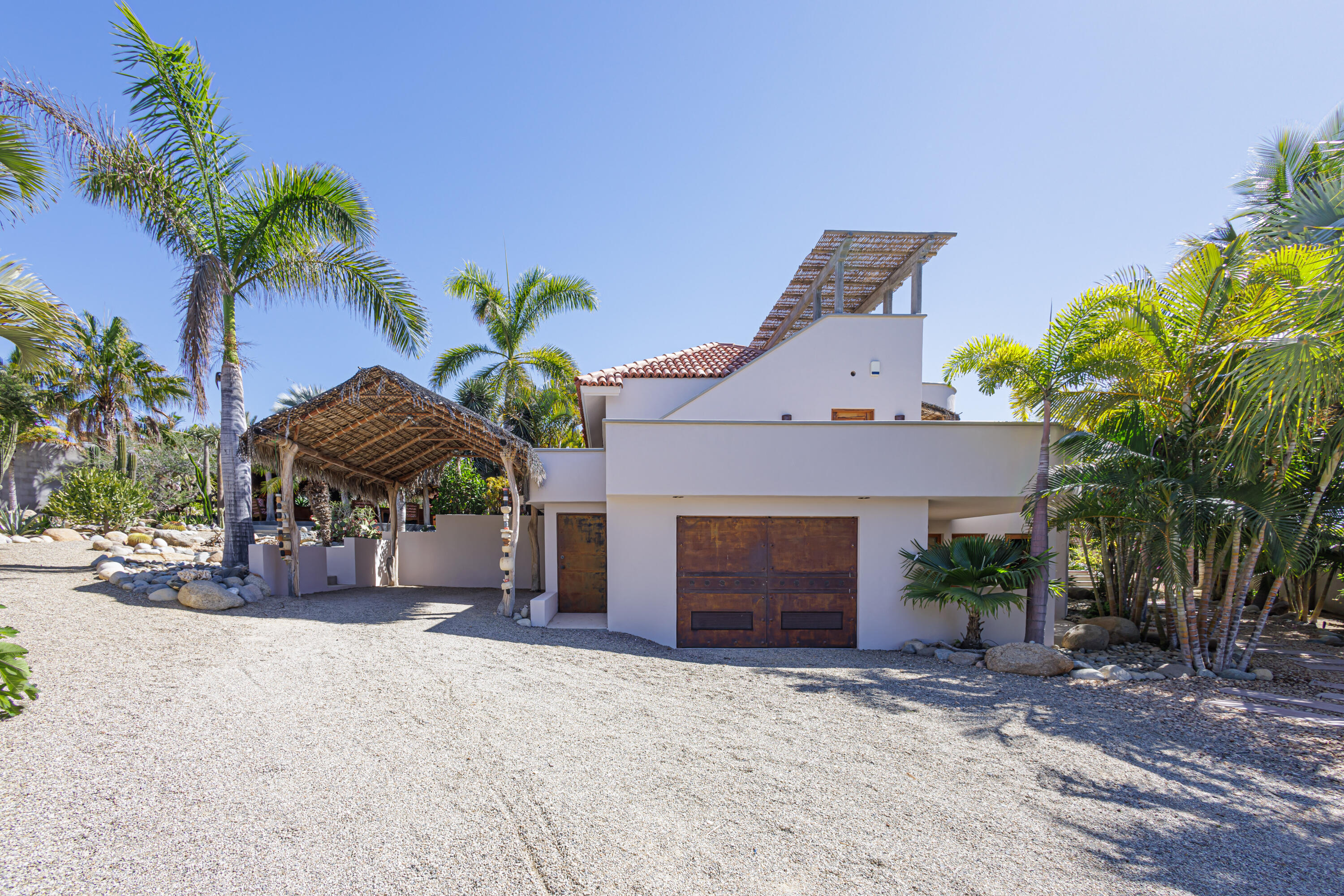 227 Camino del Cielo, Villa Iguana