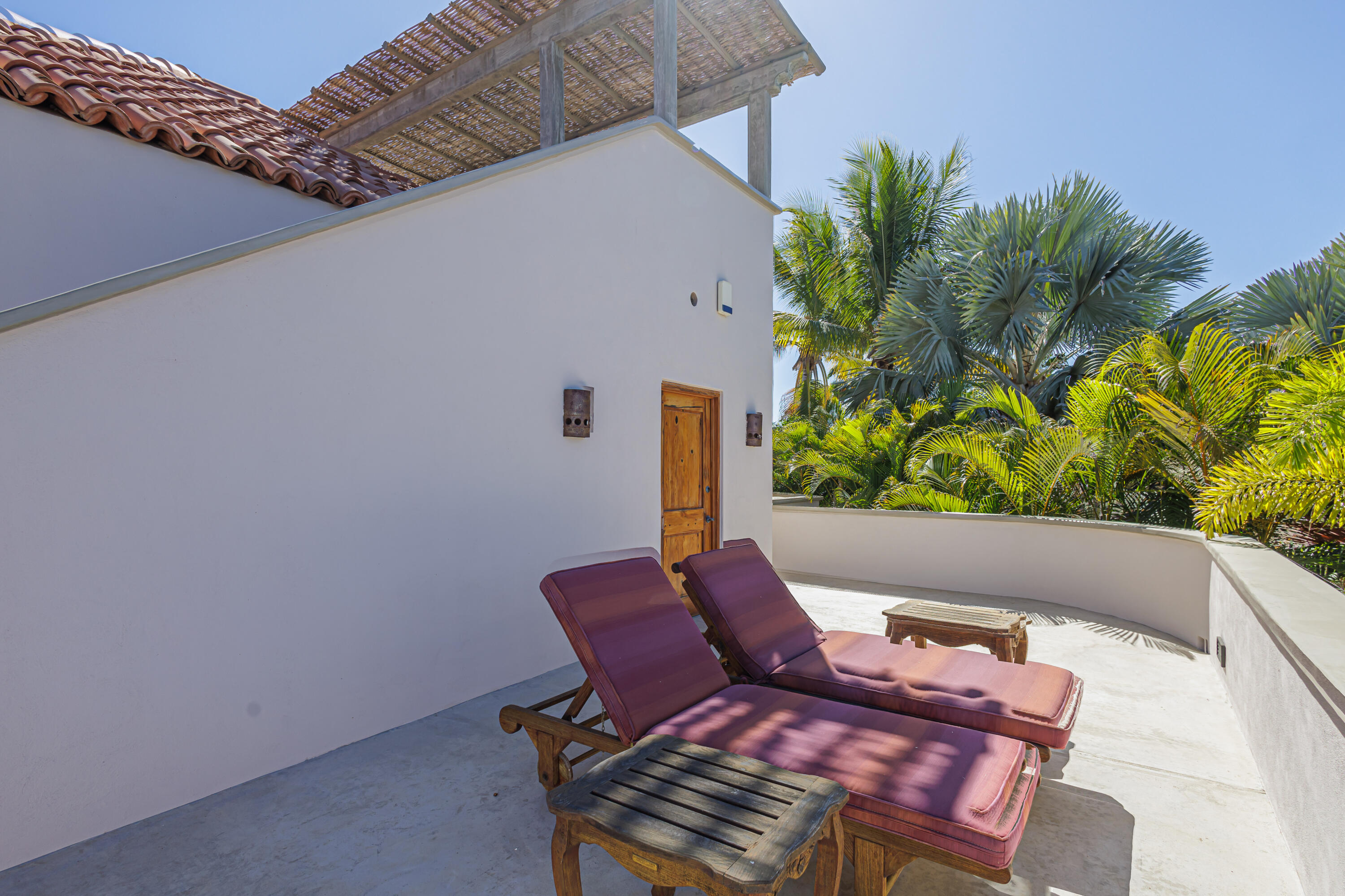 227 Camino del Cielo, Villa Iguana