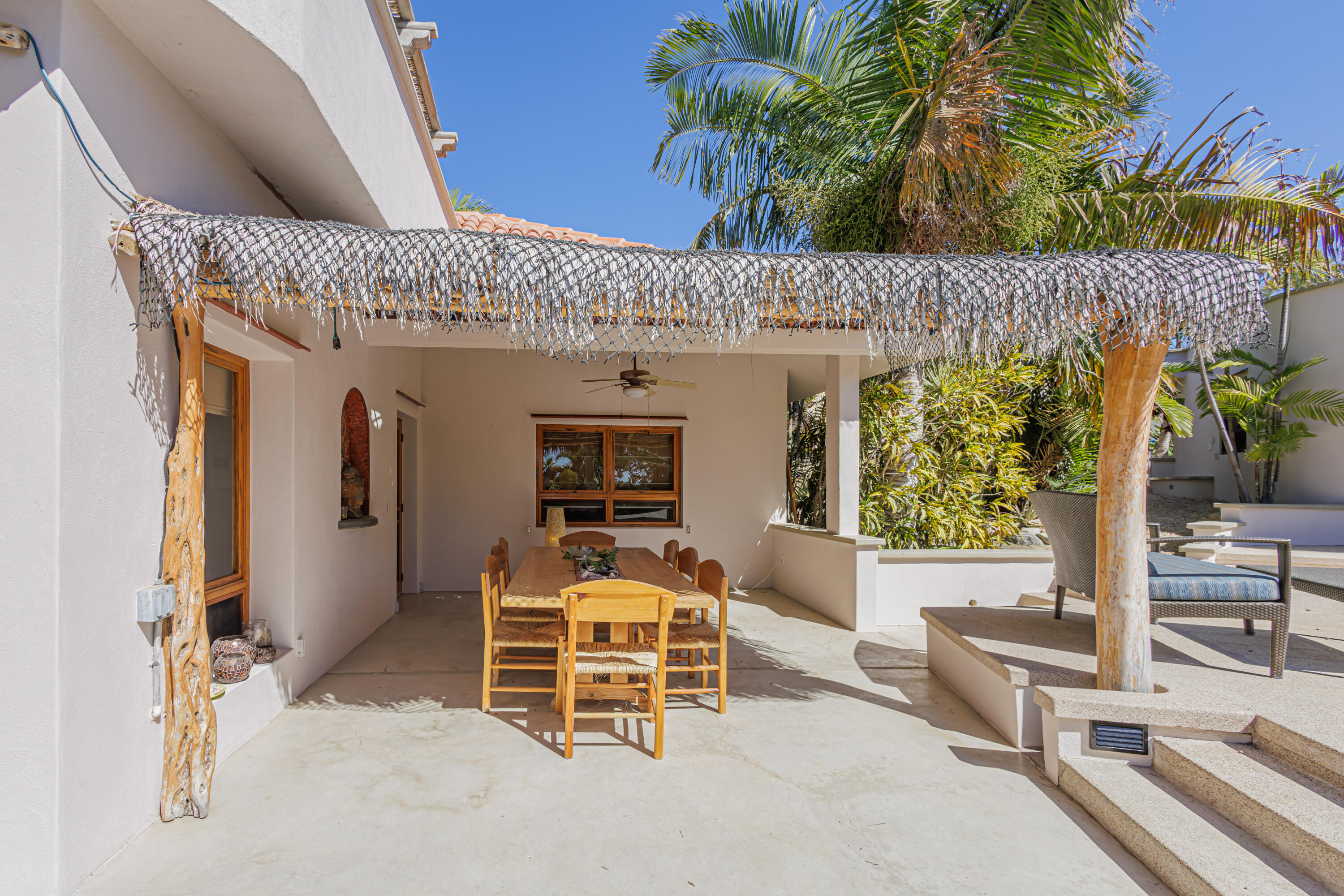 227 Camino del Cielo, Villa Iguana