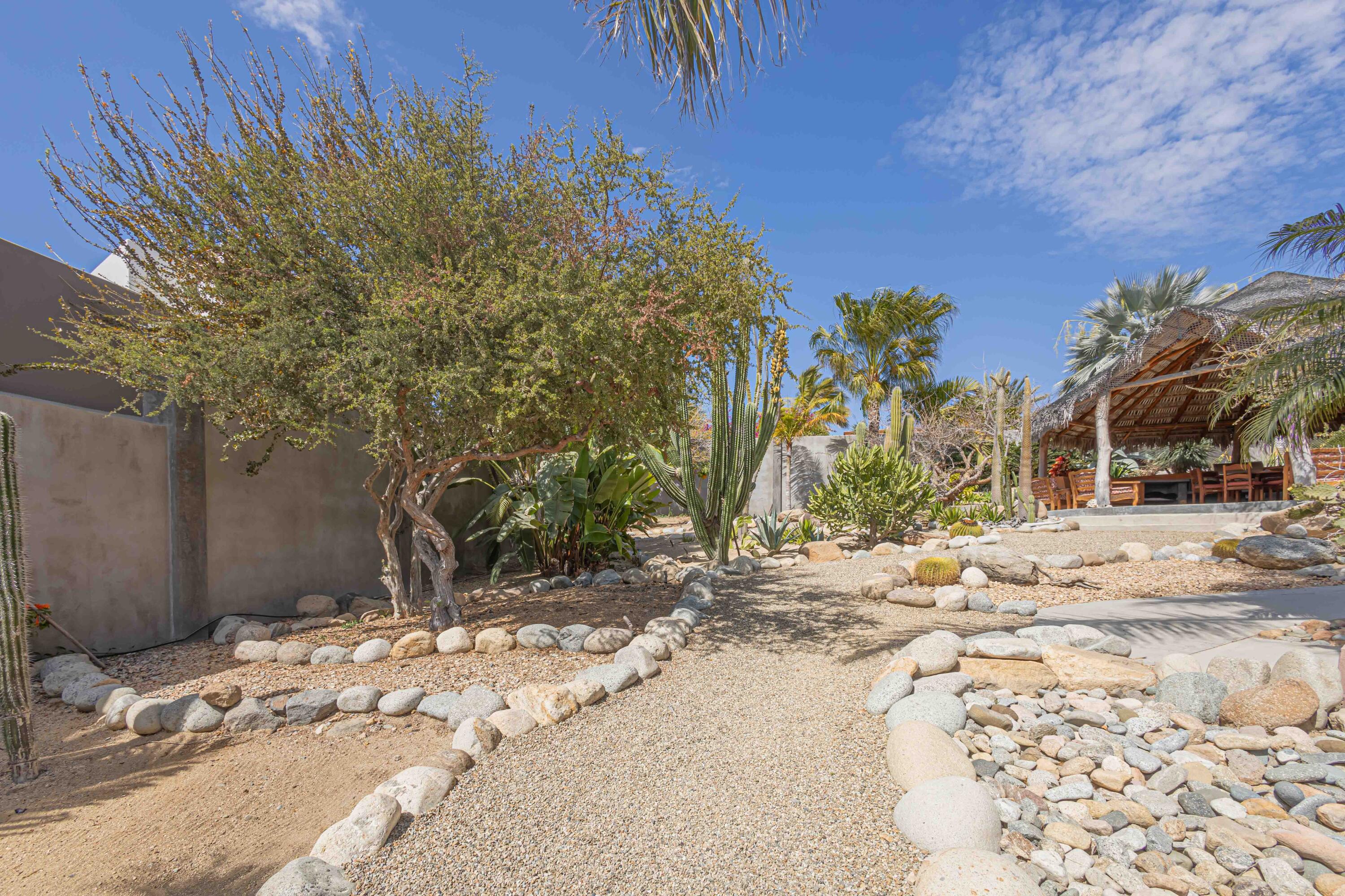 227 Camino del Cielo, Villa Iguana