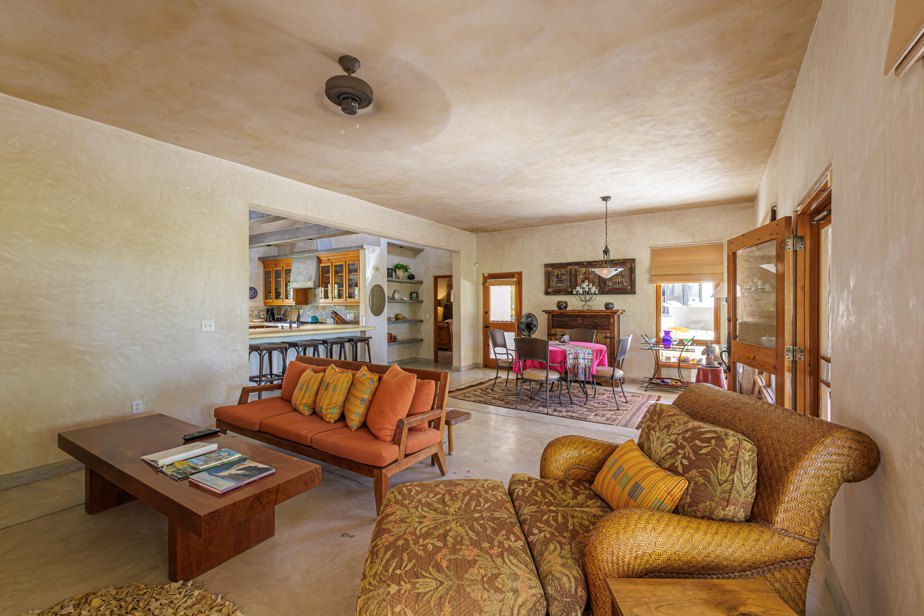 227 Camino del Cielo, Villa Iguana