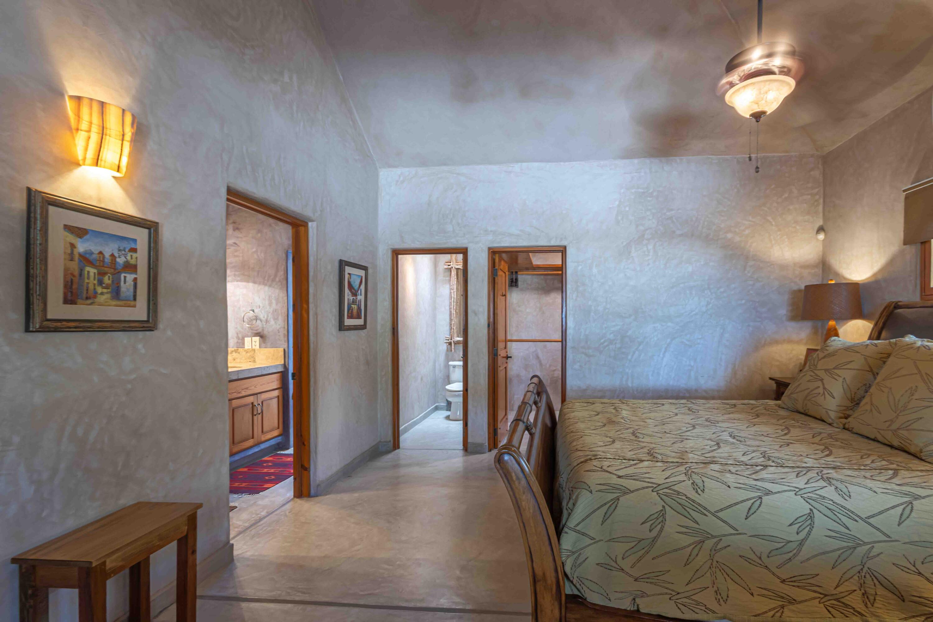 227 Camino del Cielo, Villa Iguana