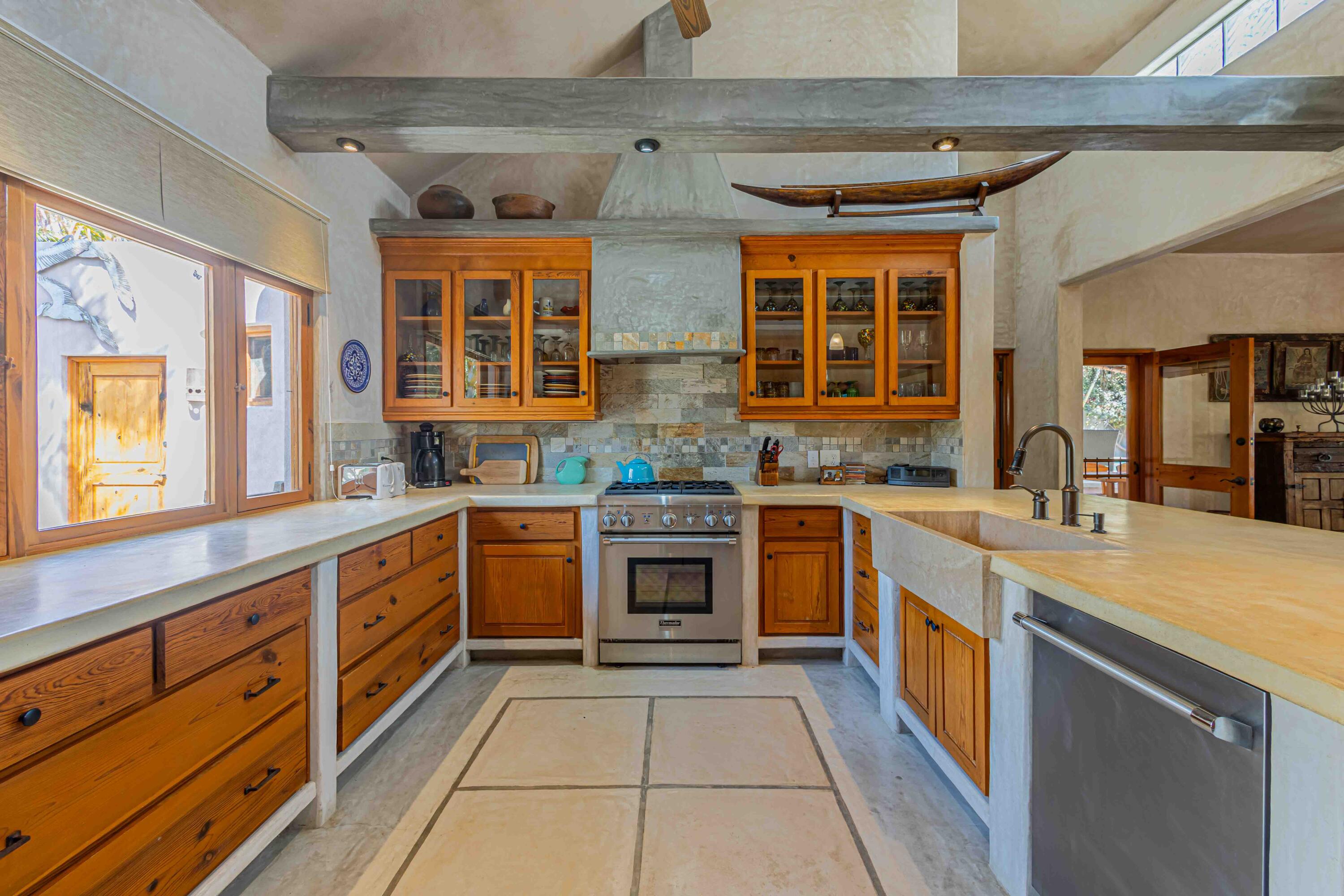 227 Camino del Cielo, Villa Iguana