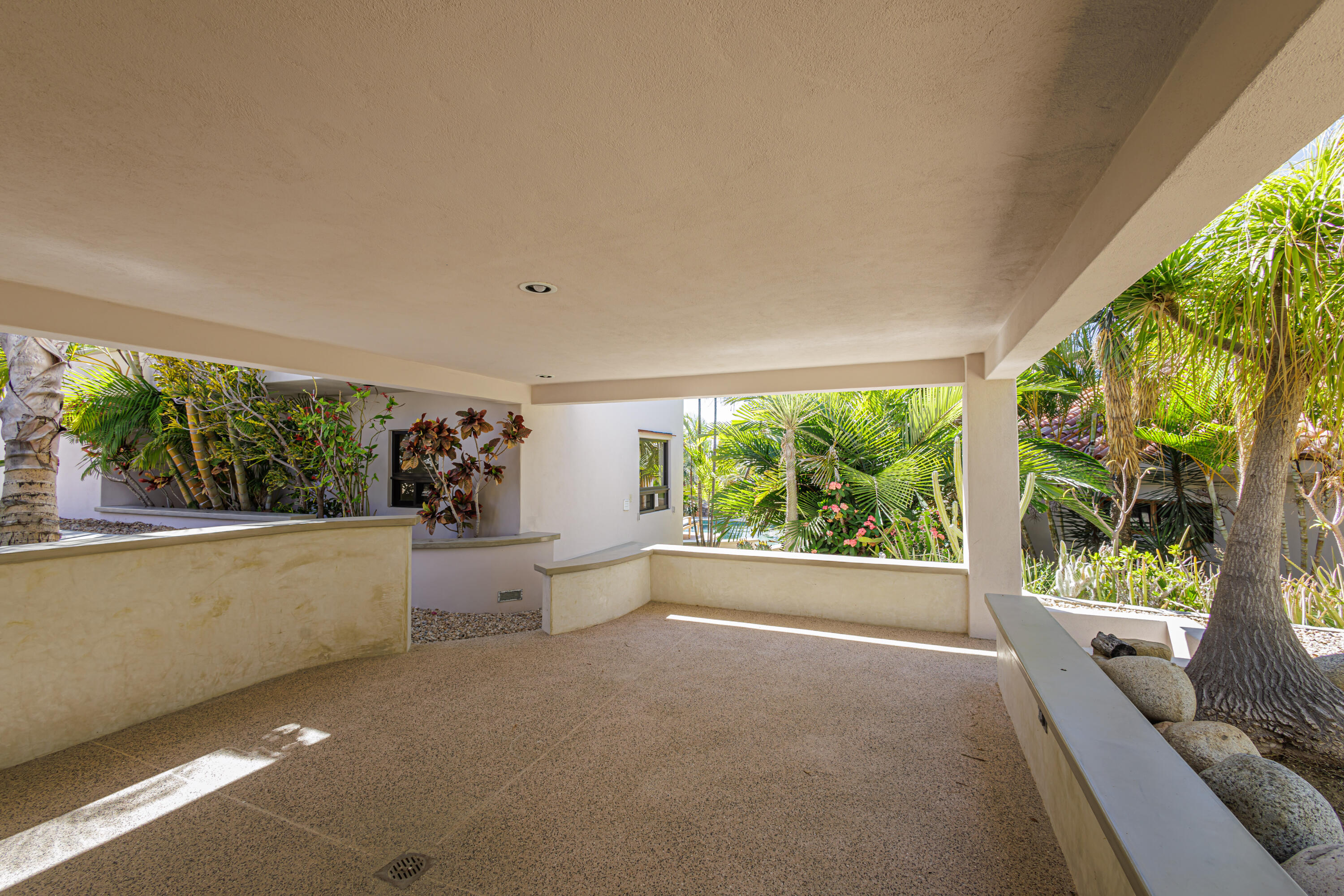 227 Camino del Cielo, Villa Iguana