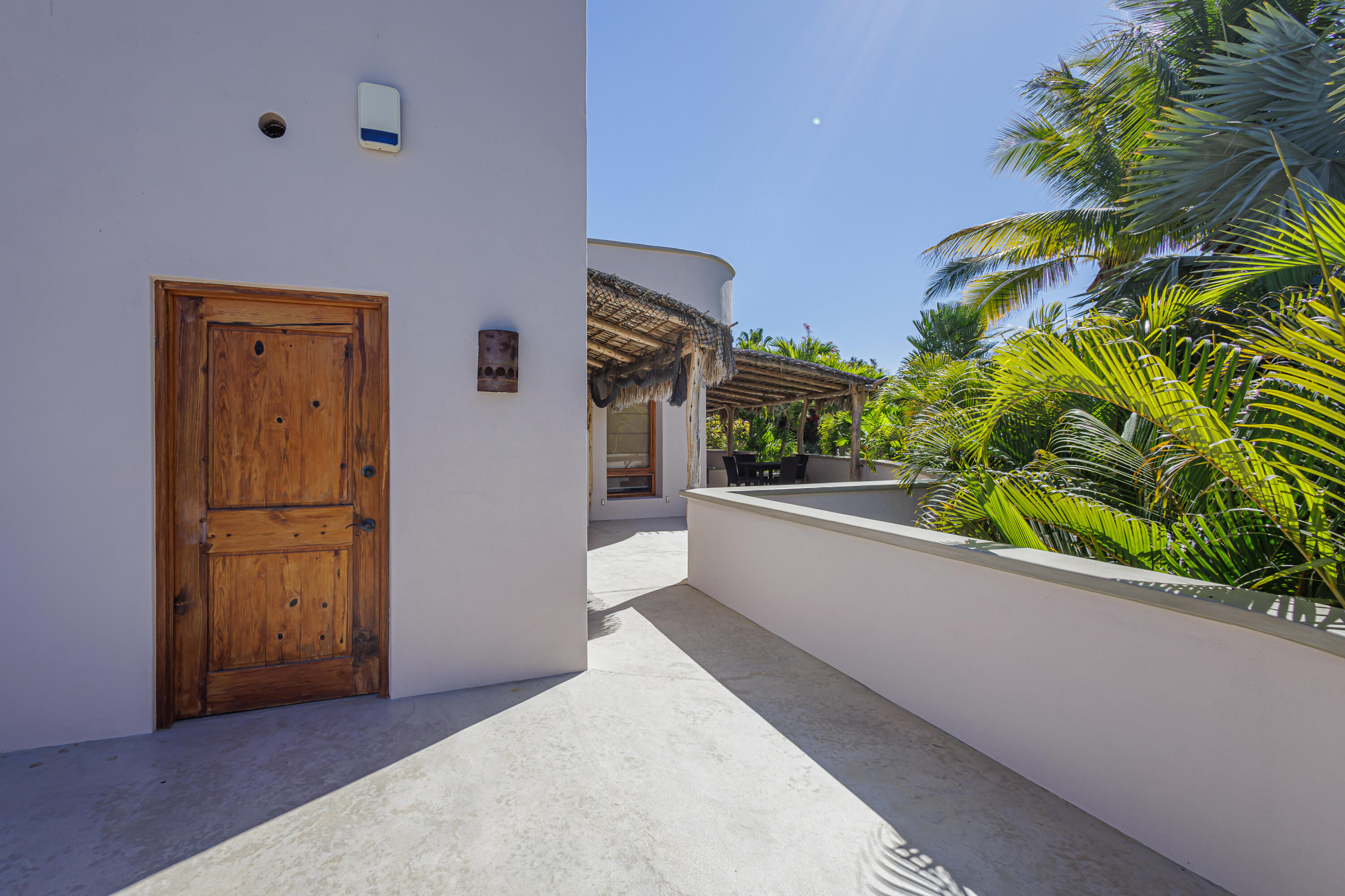 227 Camino del Cielo, Villa Iguana