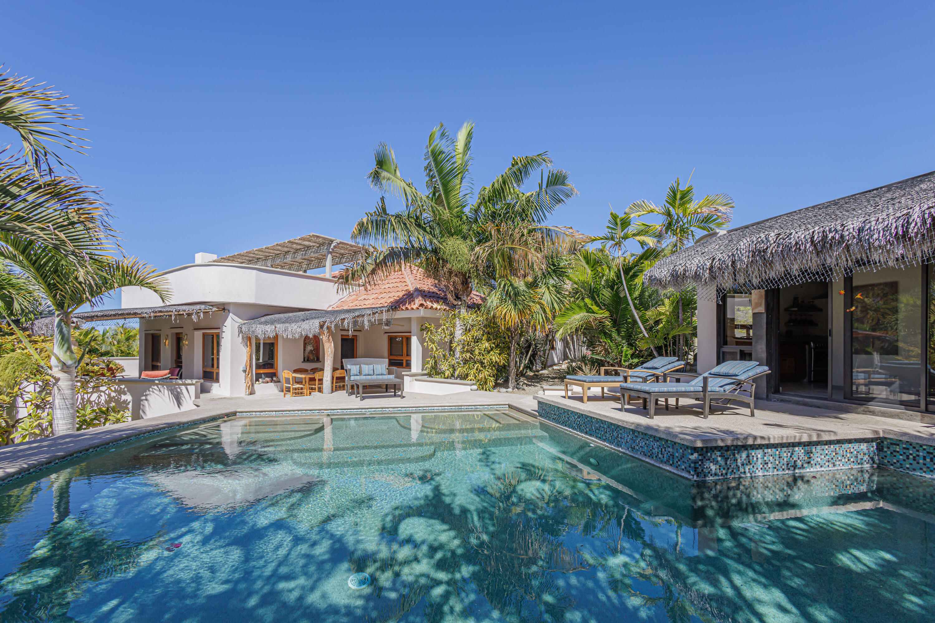 227 Camino del Cielo, Villa Iguana