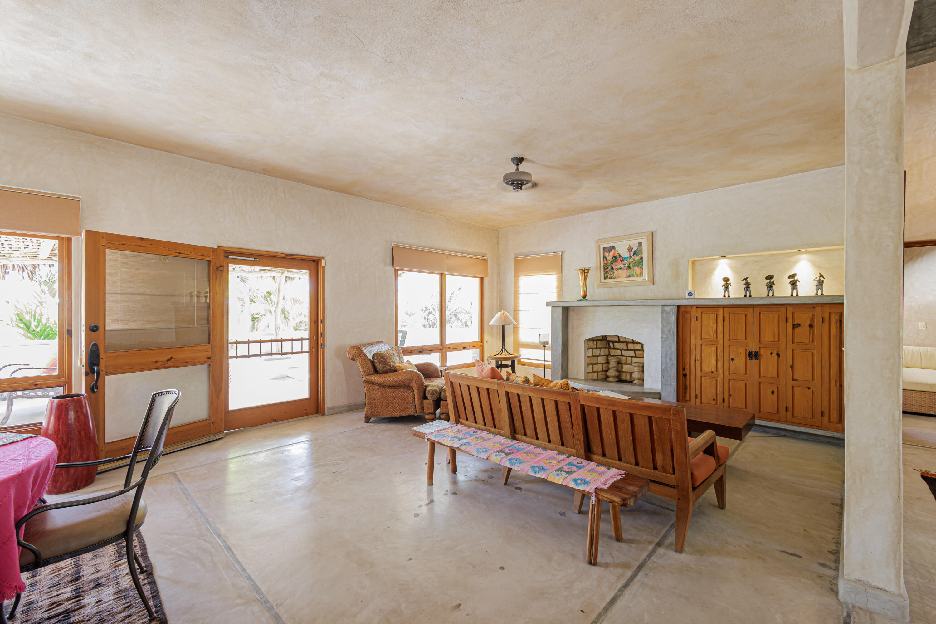 227 Camino del Cielo, Villa Iguana