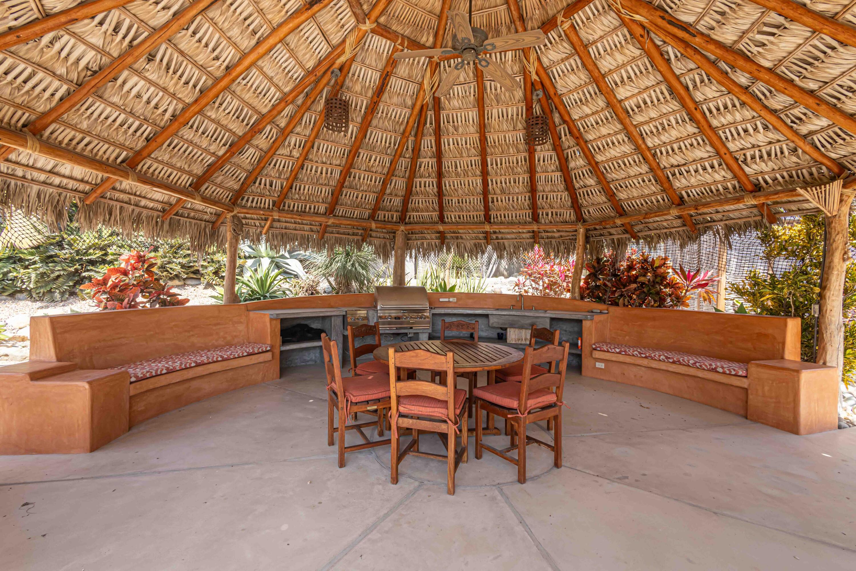 227 Camino del Cielo, Villa Iguana
