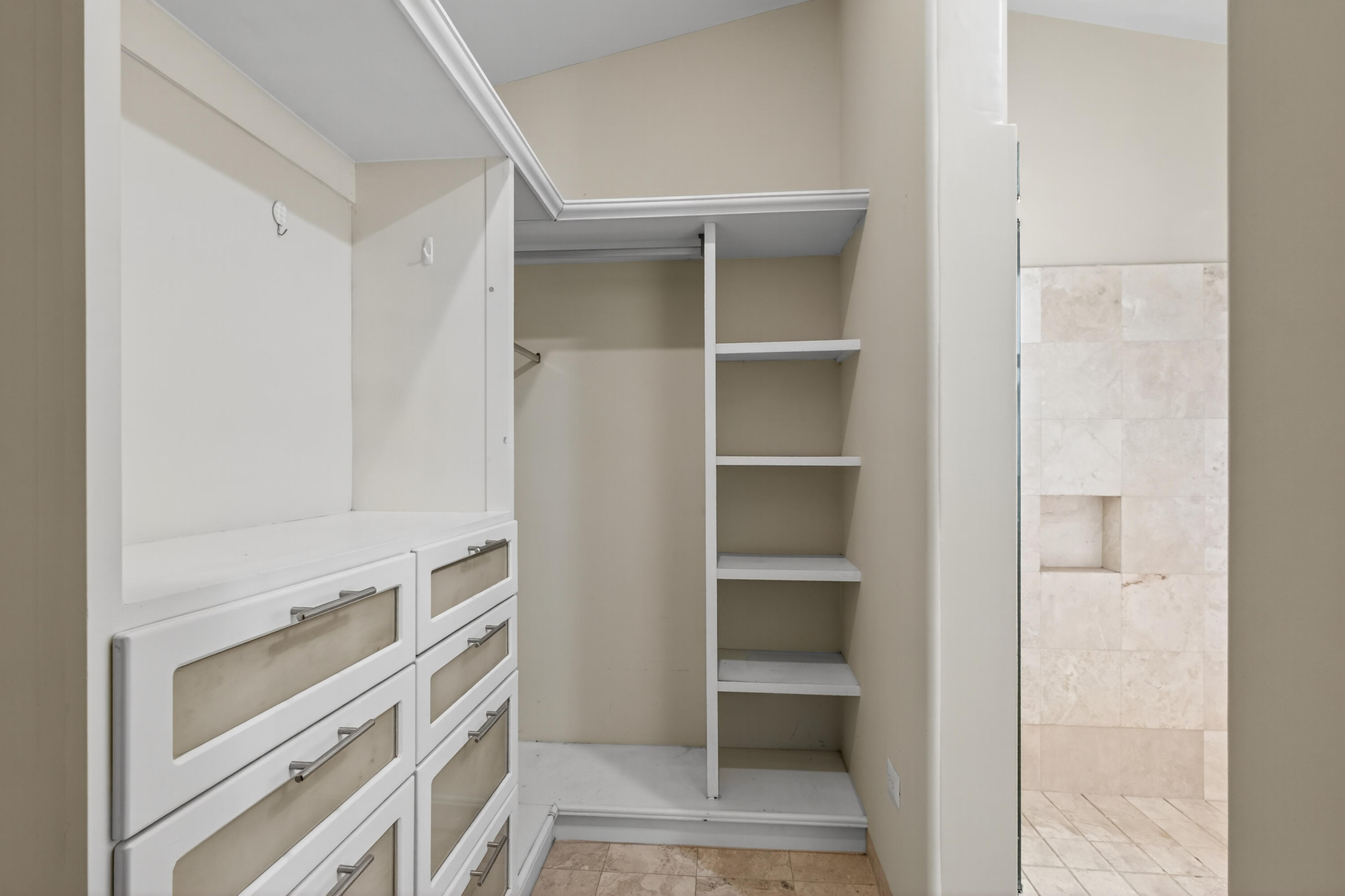 Calle las Conchas, PH 130B, Ventanas Phase 1