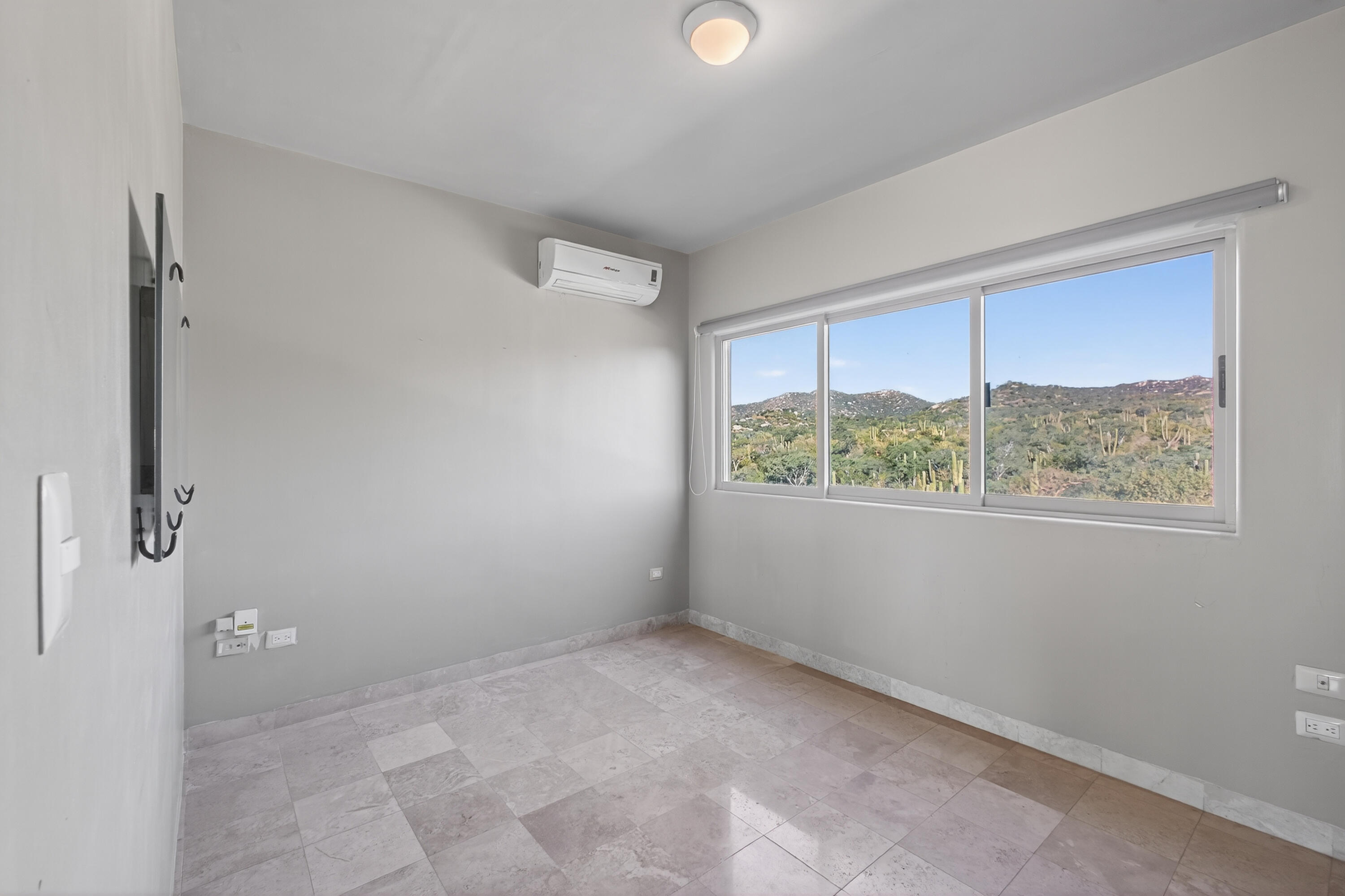 Calle las Conchas, PH 130B, Ventanas Phase 1