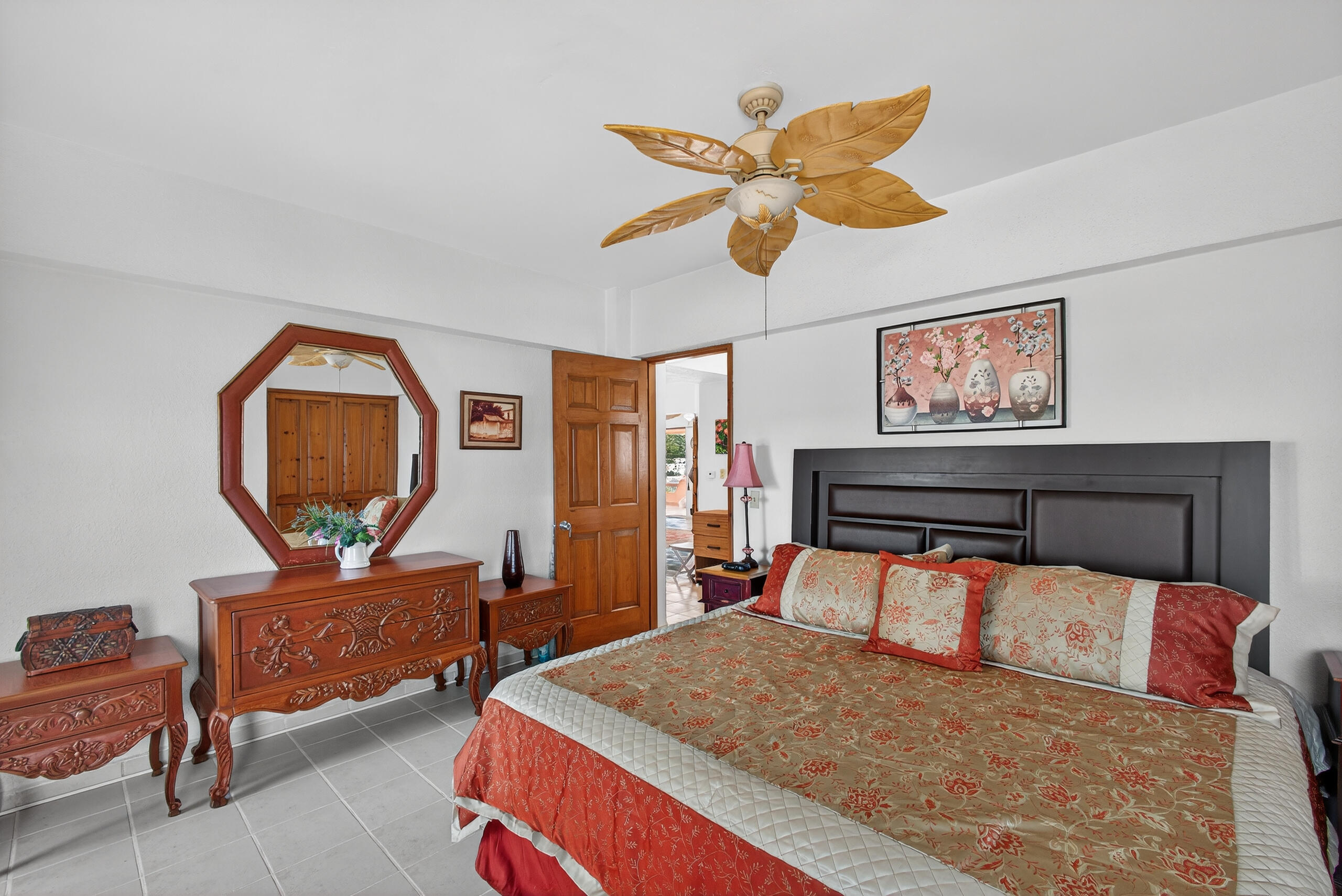 Boulevard Marina, Condo 603, Plaza Nautica