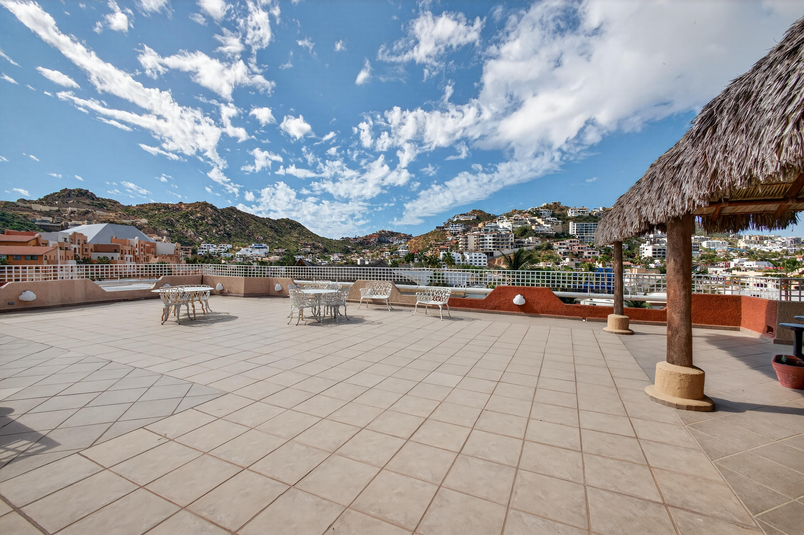 Boulevard Marina, Condo 603, Plaza Nautica