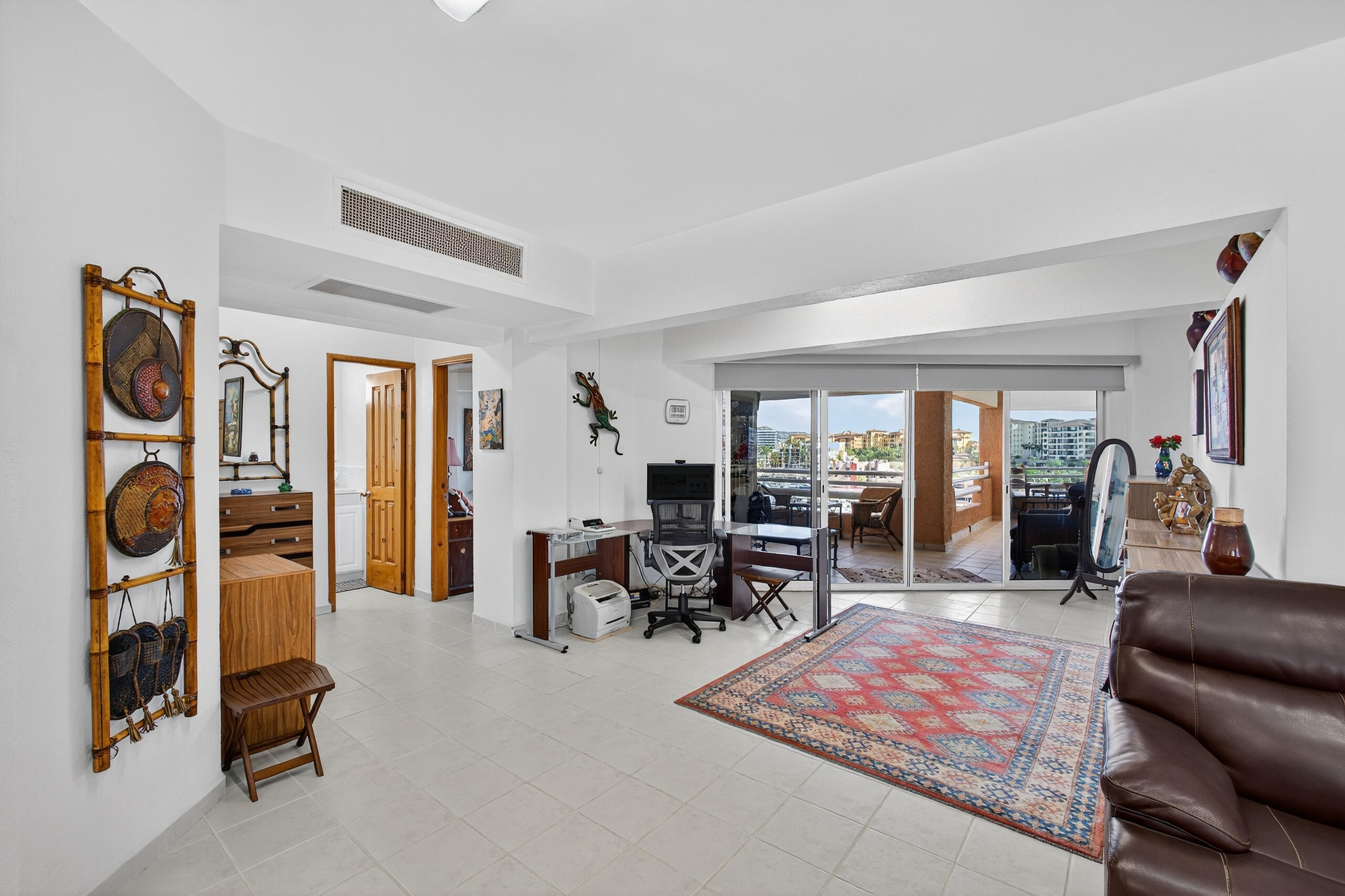 Boulevard Marina, Condo 603, Plaza Nautica