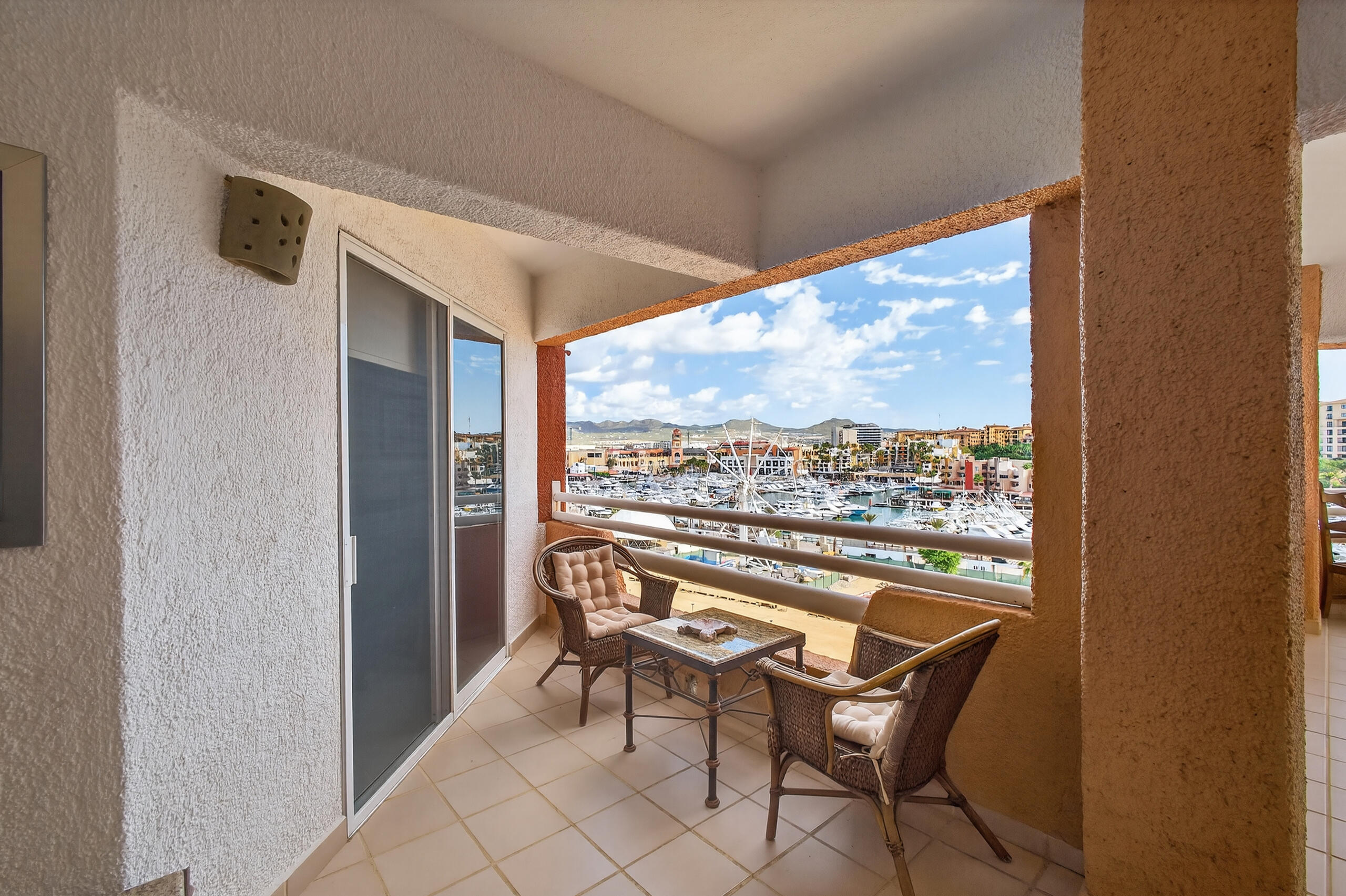 Boulevard Marina, Condo 603, Plaza Nautica