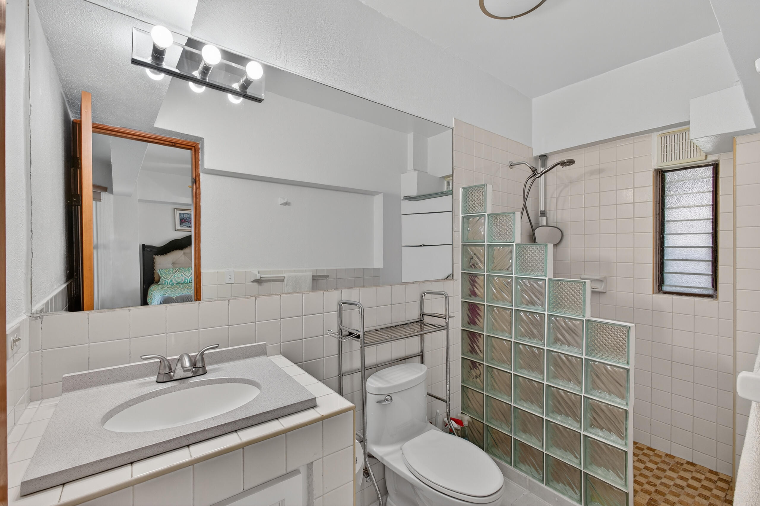 Boulevard Marina, Condo 603, Plaza Nautica